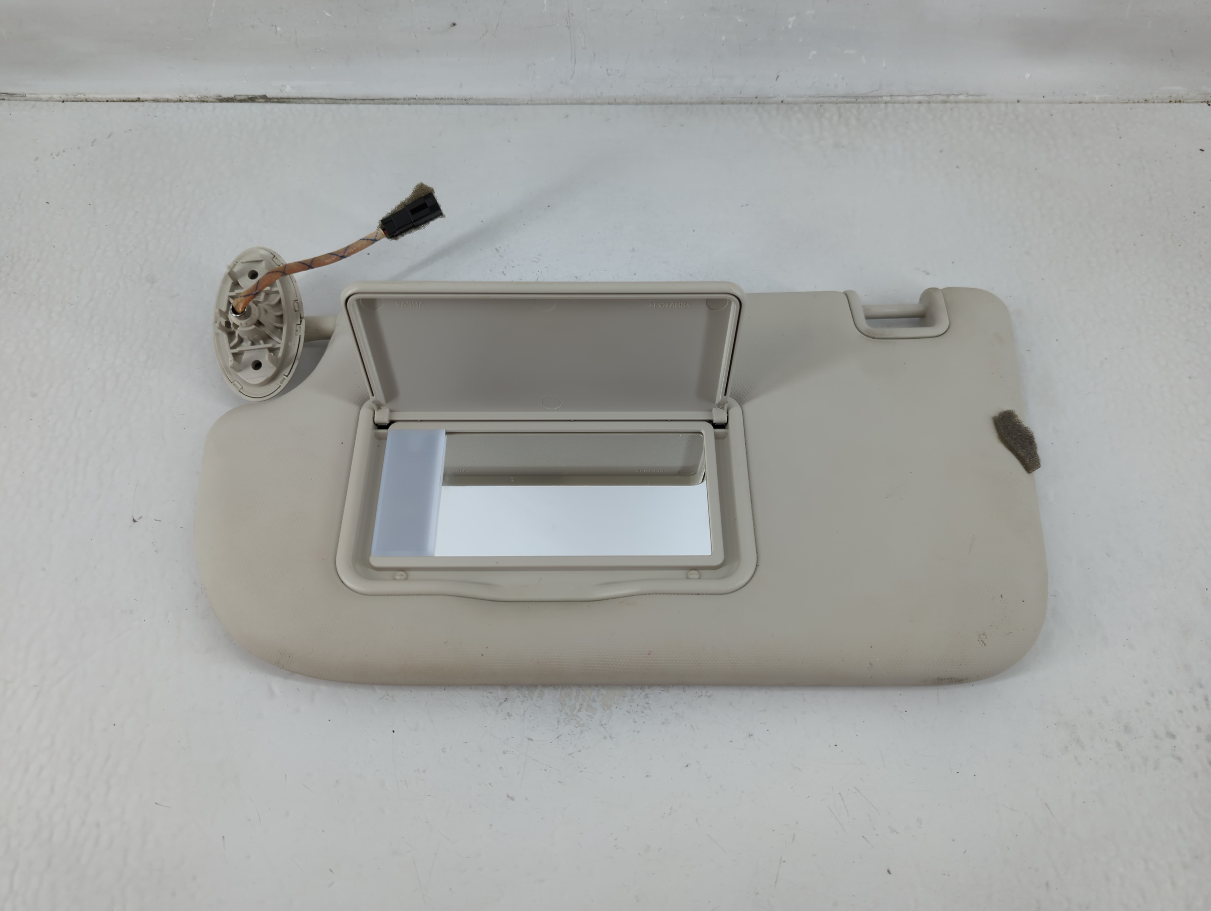 Picture of 2013-2019 Ford Escape Driver Sun Visor Mirror Left Sunvisor Ivory 1129711