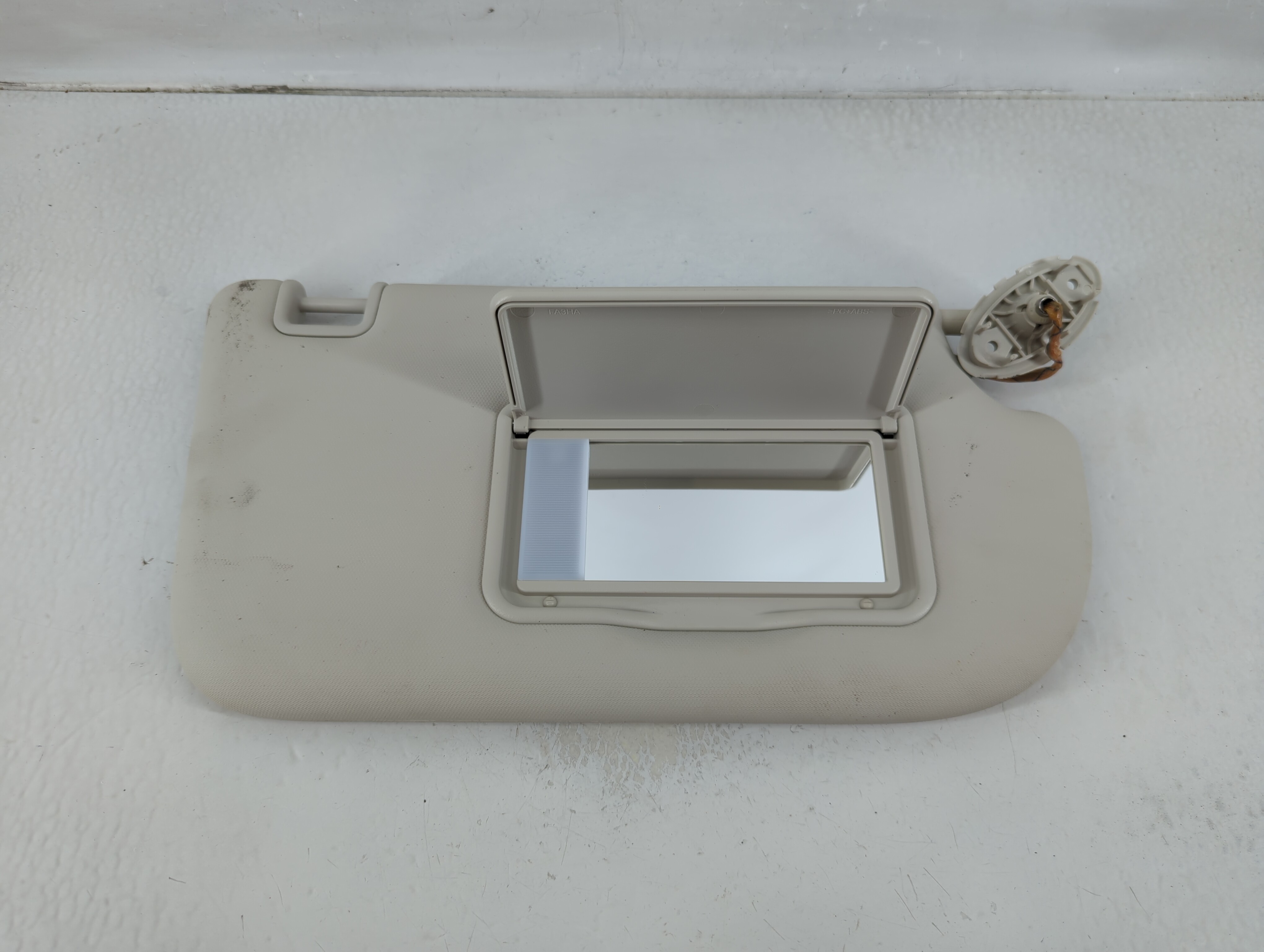 Picture of 2013-2019 Ford Escape Passenger Sun Visor Mirror Right Sunvisor Ivory 1129712