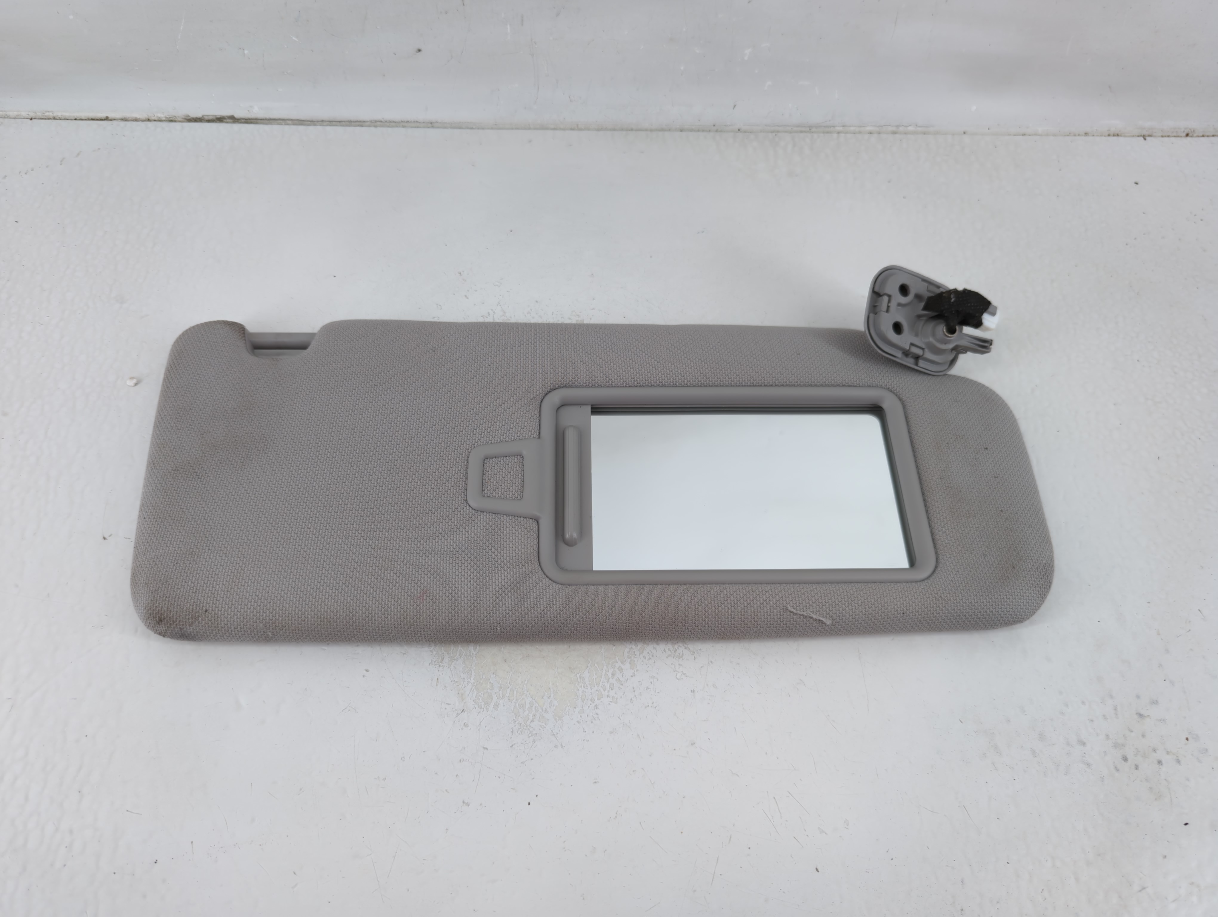 2015-2019 Hyundai Sonata Passenger Sun Visor Mirror Right Sunvisor 1129717 - Oemusedautoparts1.com