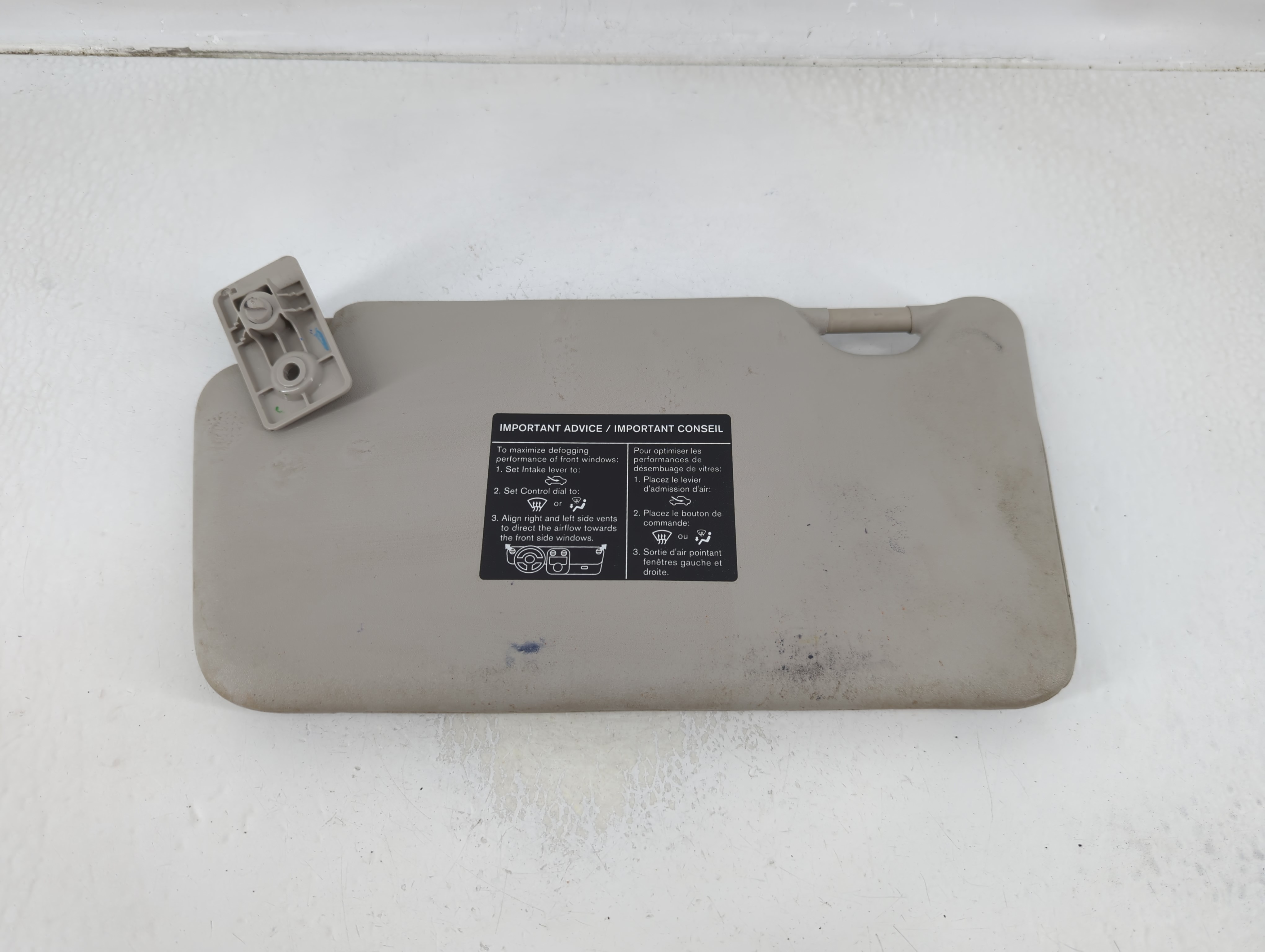 Picture of 2012-2015 Nissan Versa Passenger Sun Visor Mirror Right Sunvisor 1129733