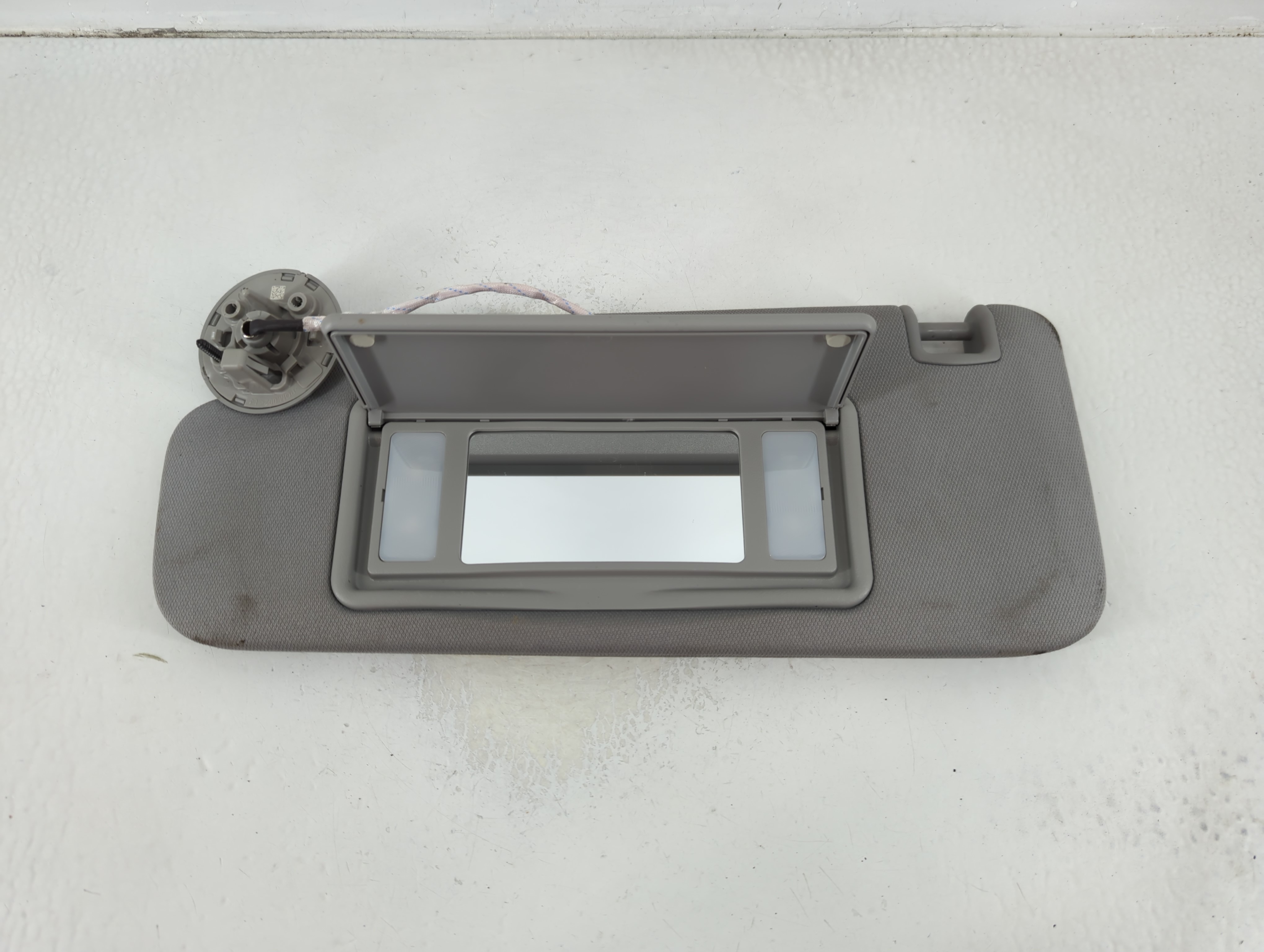 Picture of 2016-2021 Chevrolet Malibu Driver Sun Visor Mirror Left Sunvisor Grey 1129735