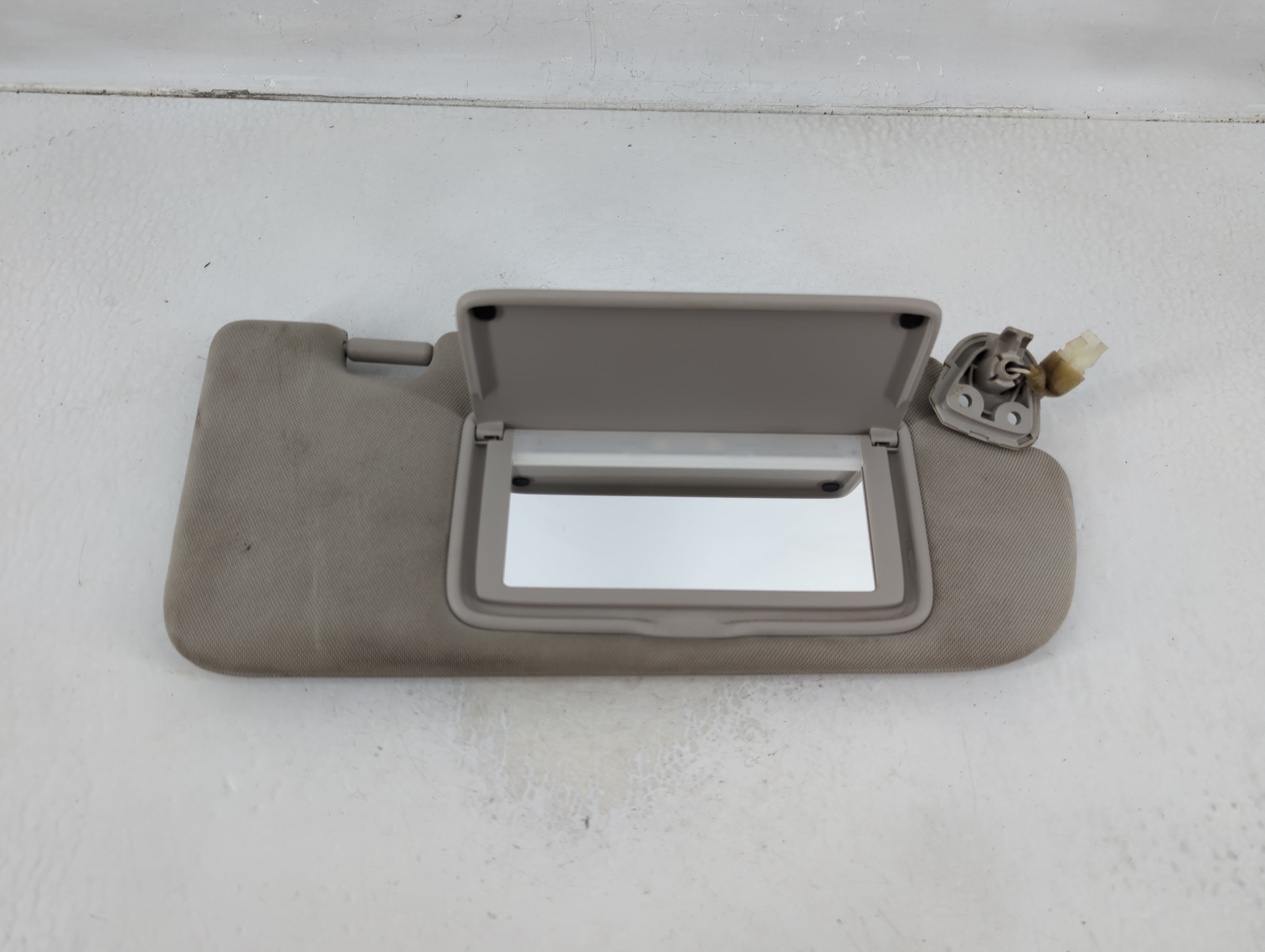Picture of 2014-2020 Infiniti Q50 Passenger Sun Visor Mirror Right Sunvisor Beige 1129759