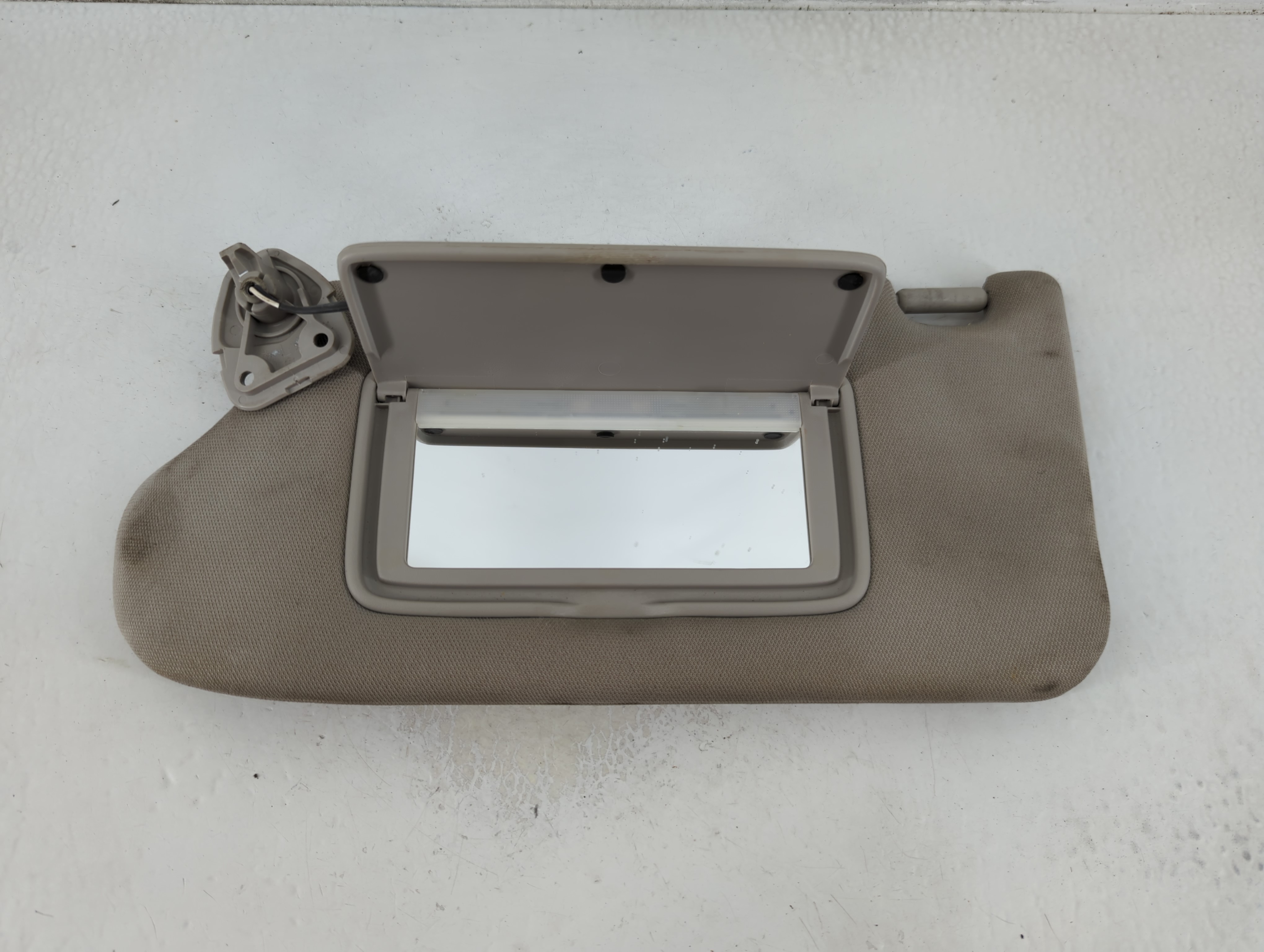 2013-2018 Nissan Altima Driver Sun Visor Mirror Left Sunvisor Beige 1129760 - Oemusedautoparts1.com