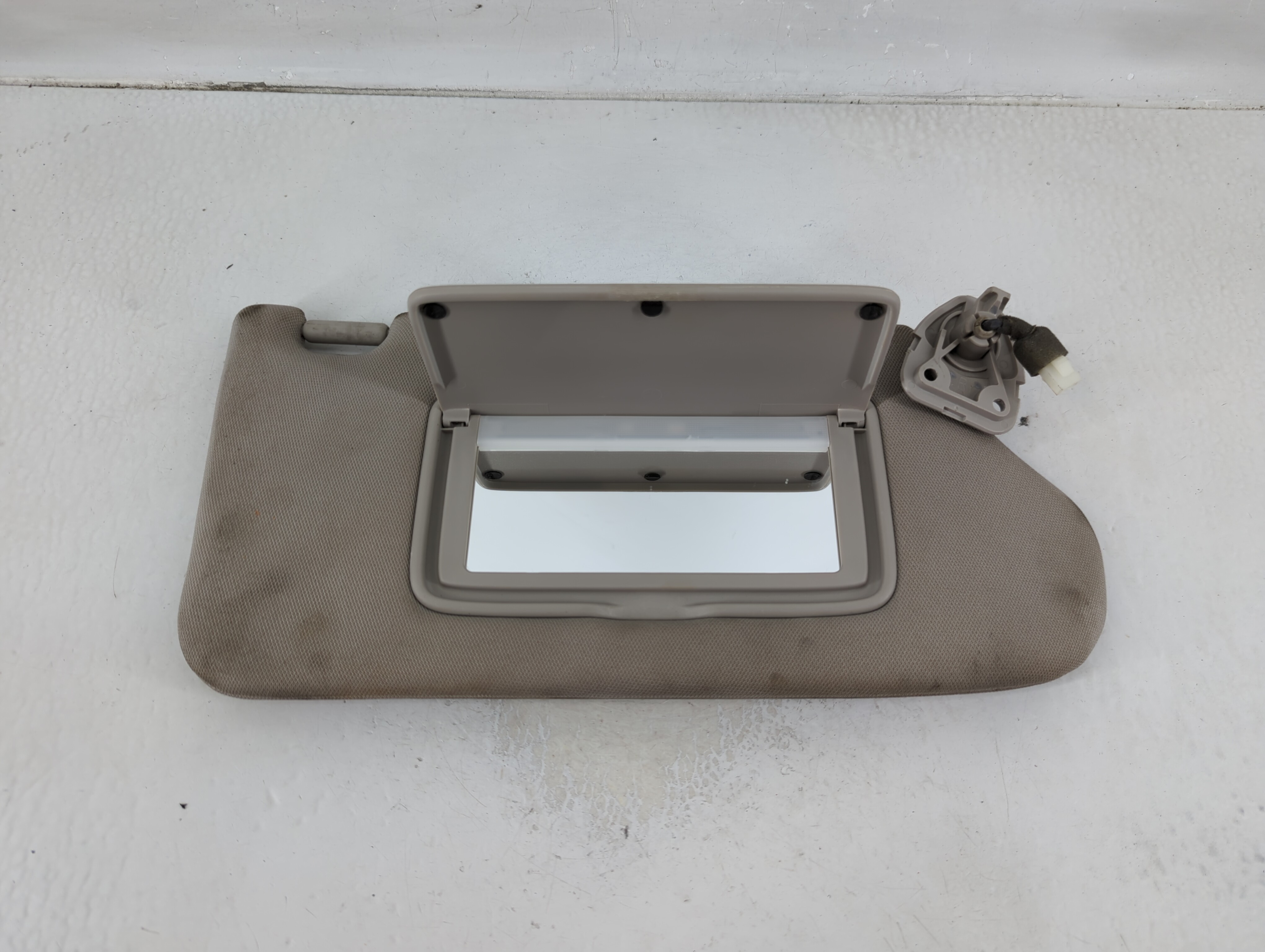 2013-2018 Nissan Altima Passenger Sun Visor Mirror Right Sunvisor 1129766 - Oemusedautoparts1.com