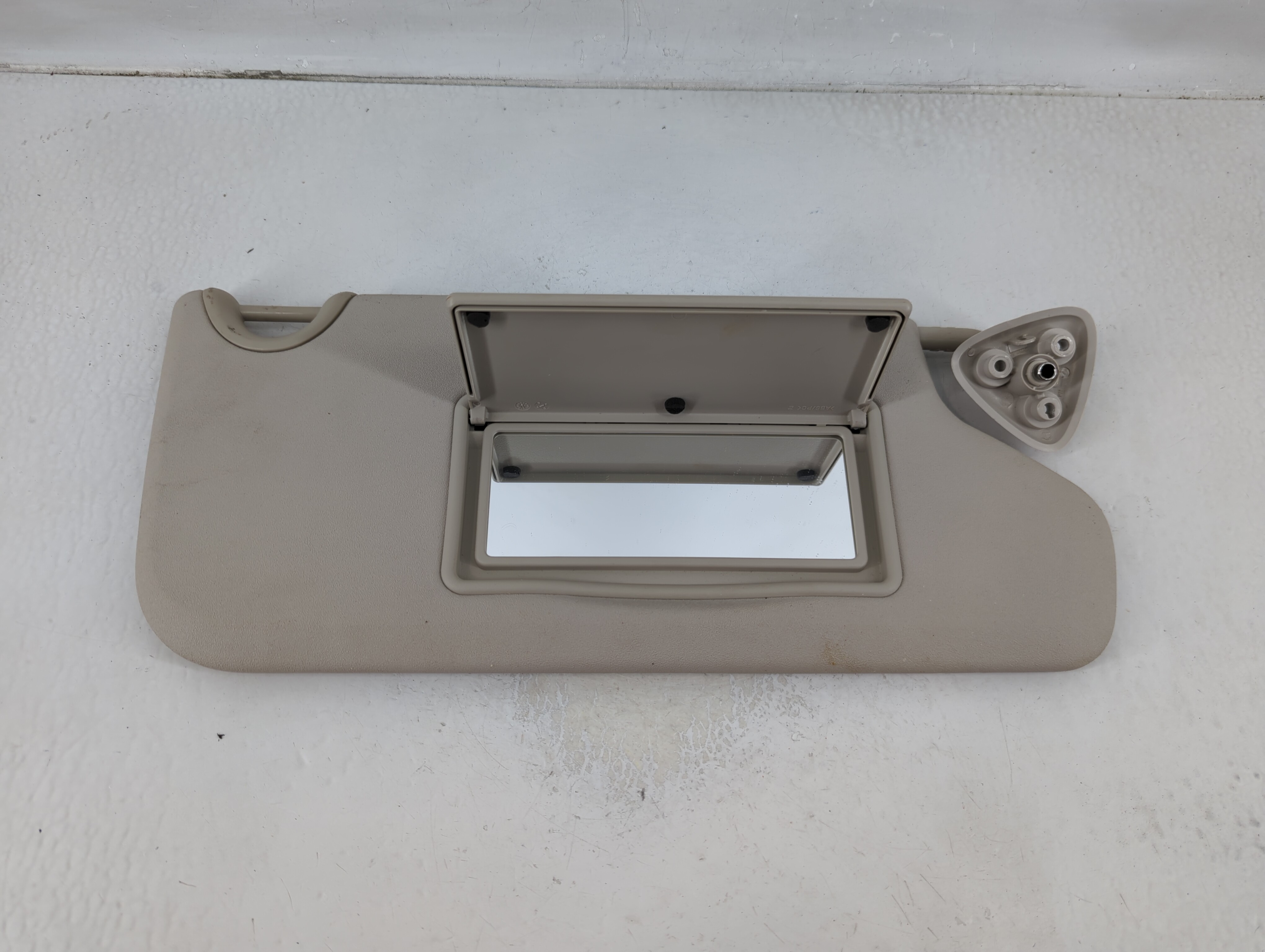 2017 Dodge Journey Passenger Sun Visor Mirror Right Sunvisor Cream 1129794 - Oemusedautoparts1.com