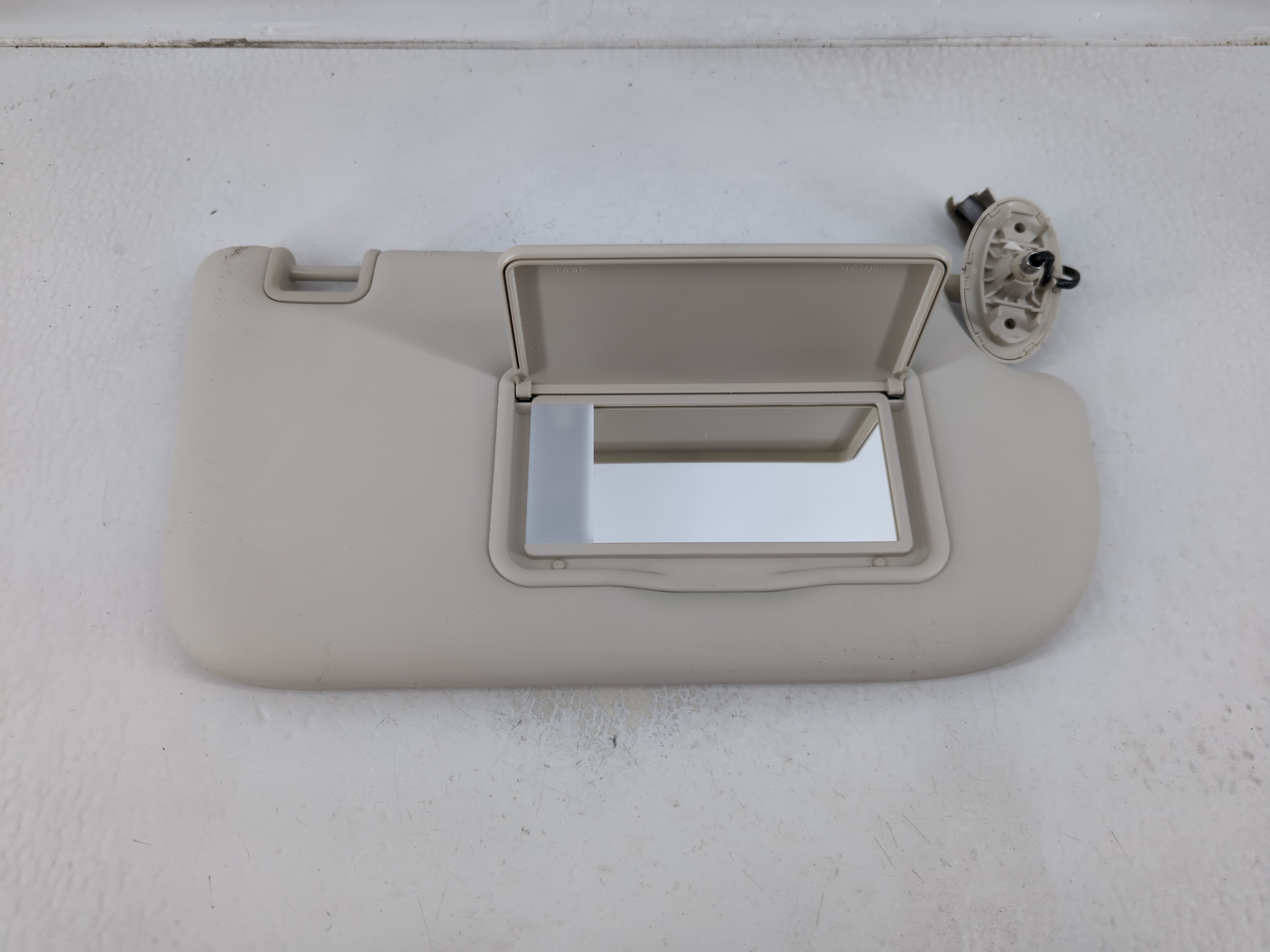 Picture of 2013-2019 Ford Escape Passenger Sun Visor Mirror Right Sunvisor Ivory 1129795