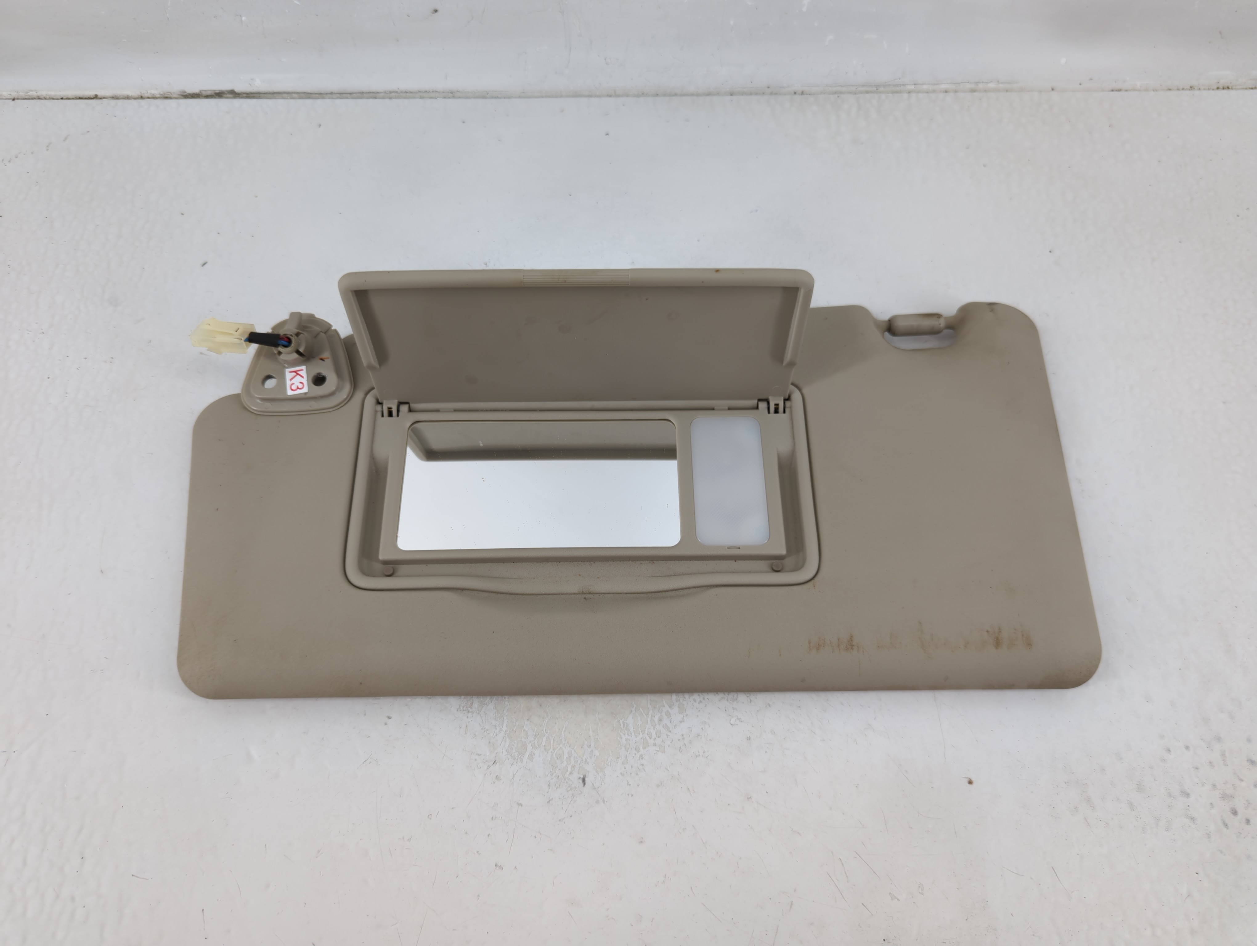 2011-2015 Nissan Rogue Driver Sun Visor Mirror Left Sunvisor Light Tan 1129804 - Oemusedautoparts1.com