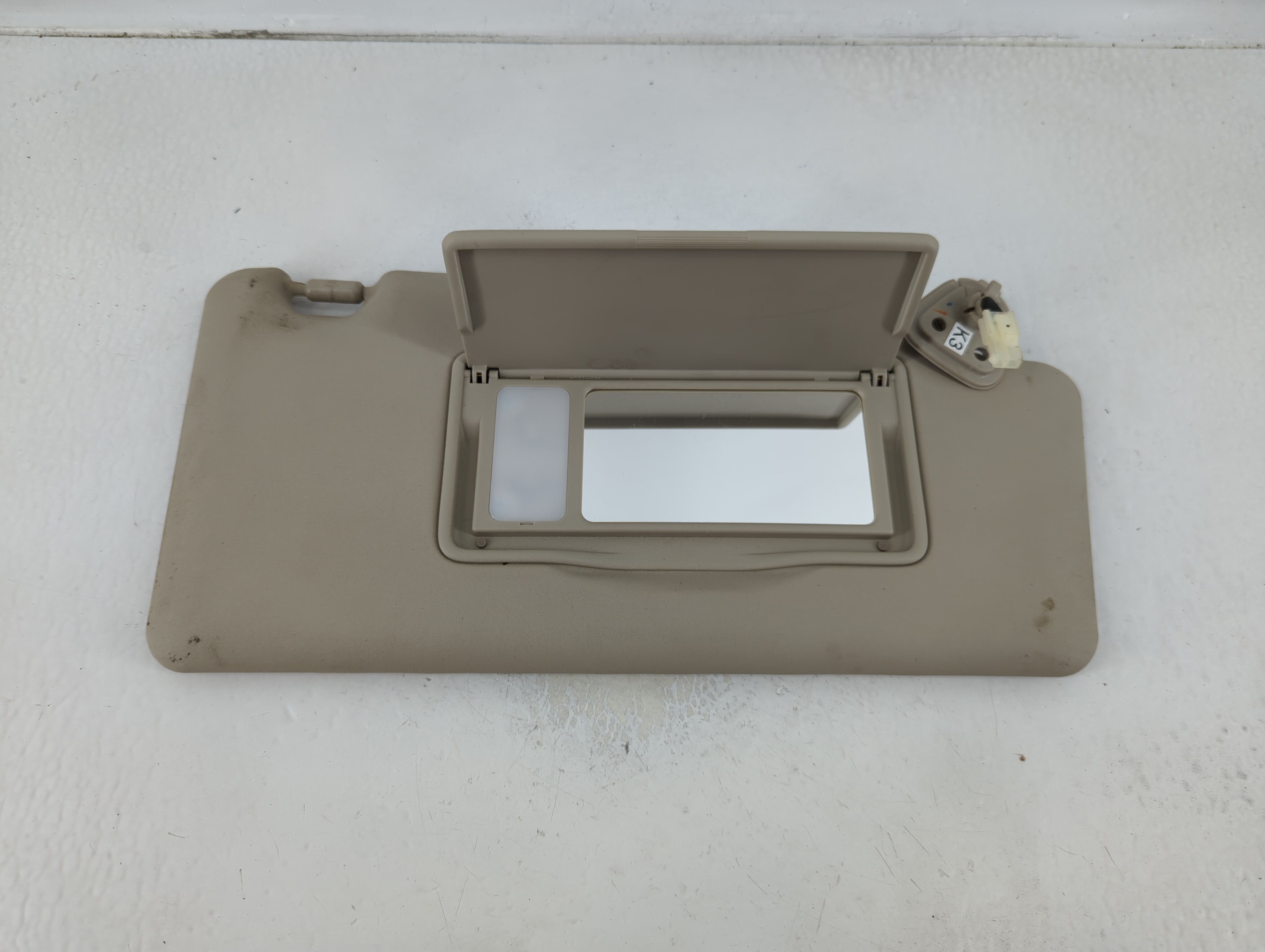 2008-2015 Nissan Rogue Passenger Sun Visor Mirror Right Sunvisor 1129805 - Oemusedautoparts1.com