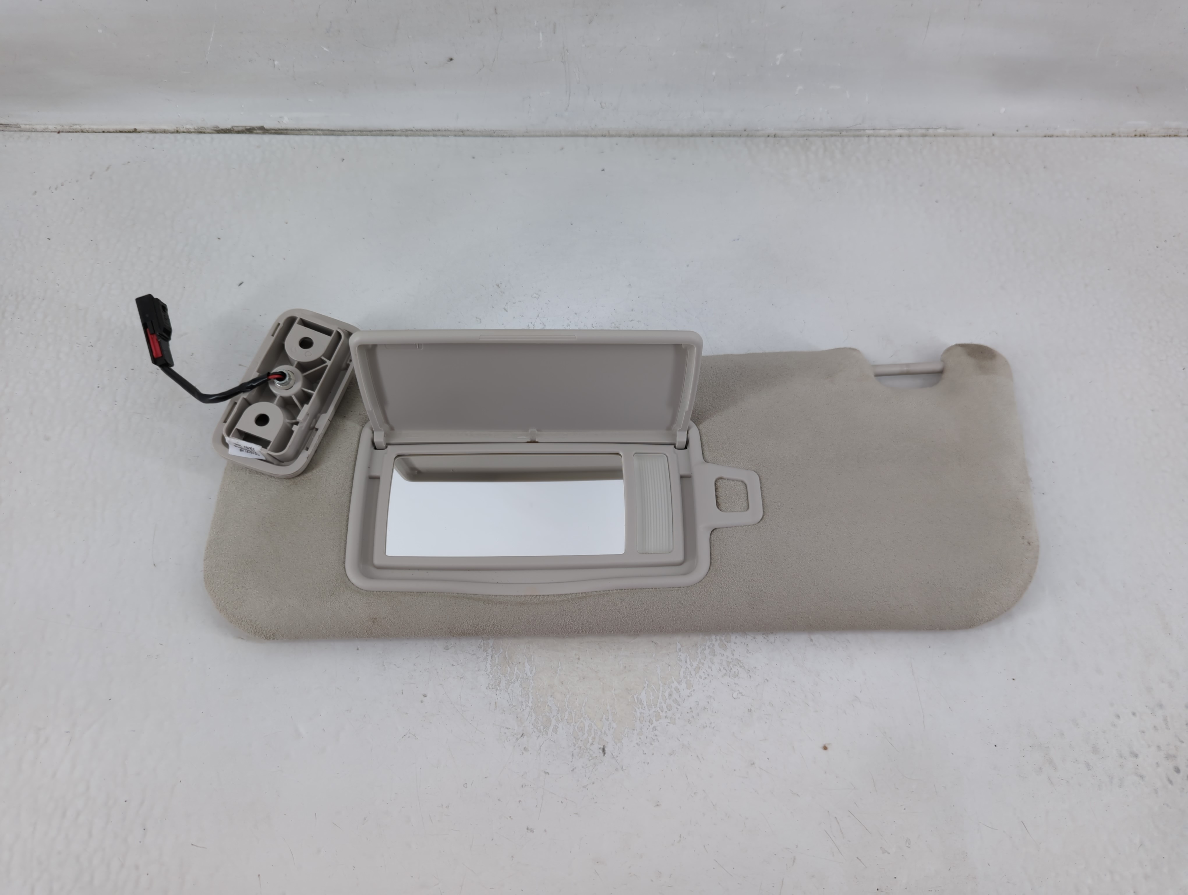Picture of 2017-2020 Jaguar F-pace Driver Sun Visor Mirror Left Sunvisor Light Gray 1129807