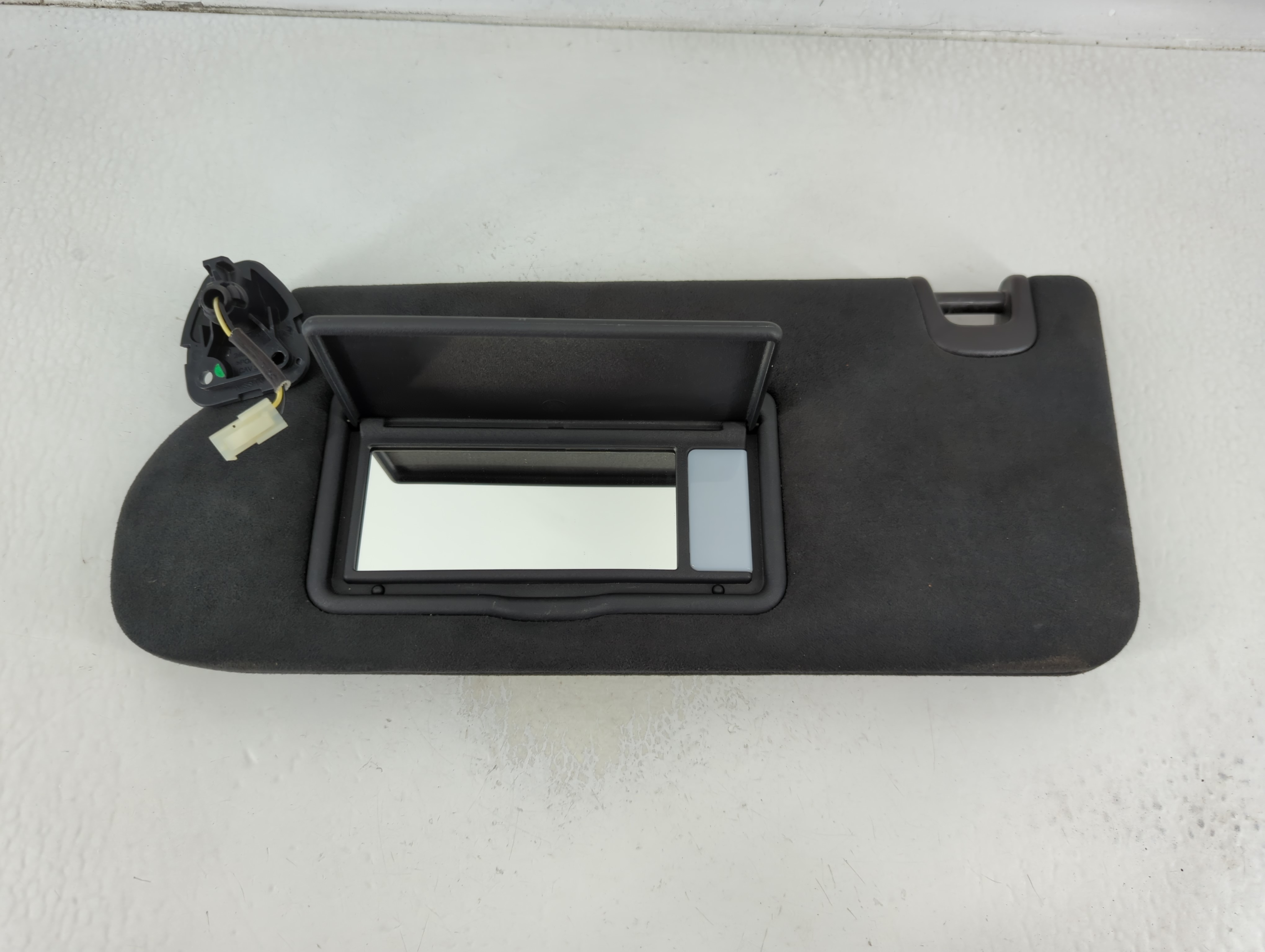 Picture of 2019-2020 Infiniti Qx50 Driver Sun Visor Mirror Left Sunvisor Black 1129811