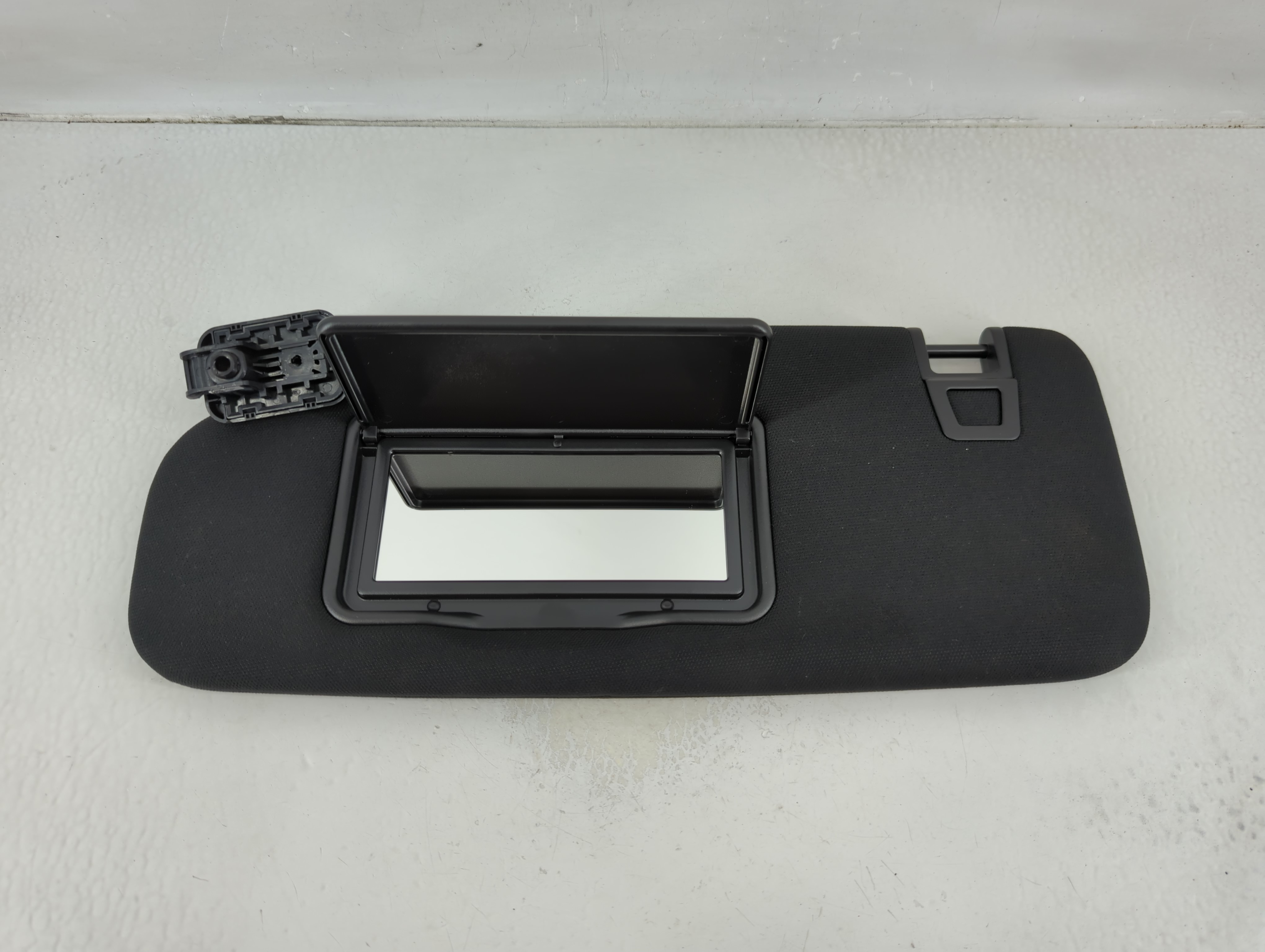 2023 Ford Explorer Driver Sun Visor Mirror Left Sunvisor Black 1129813 - Oemusedautoparts1.com