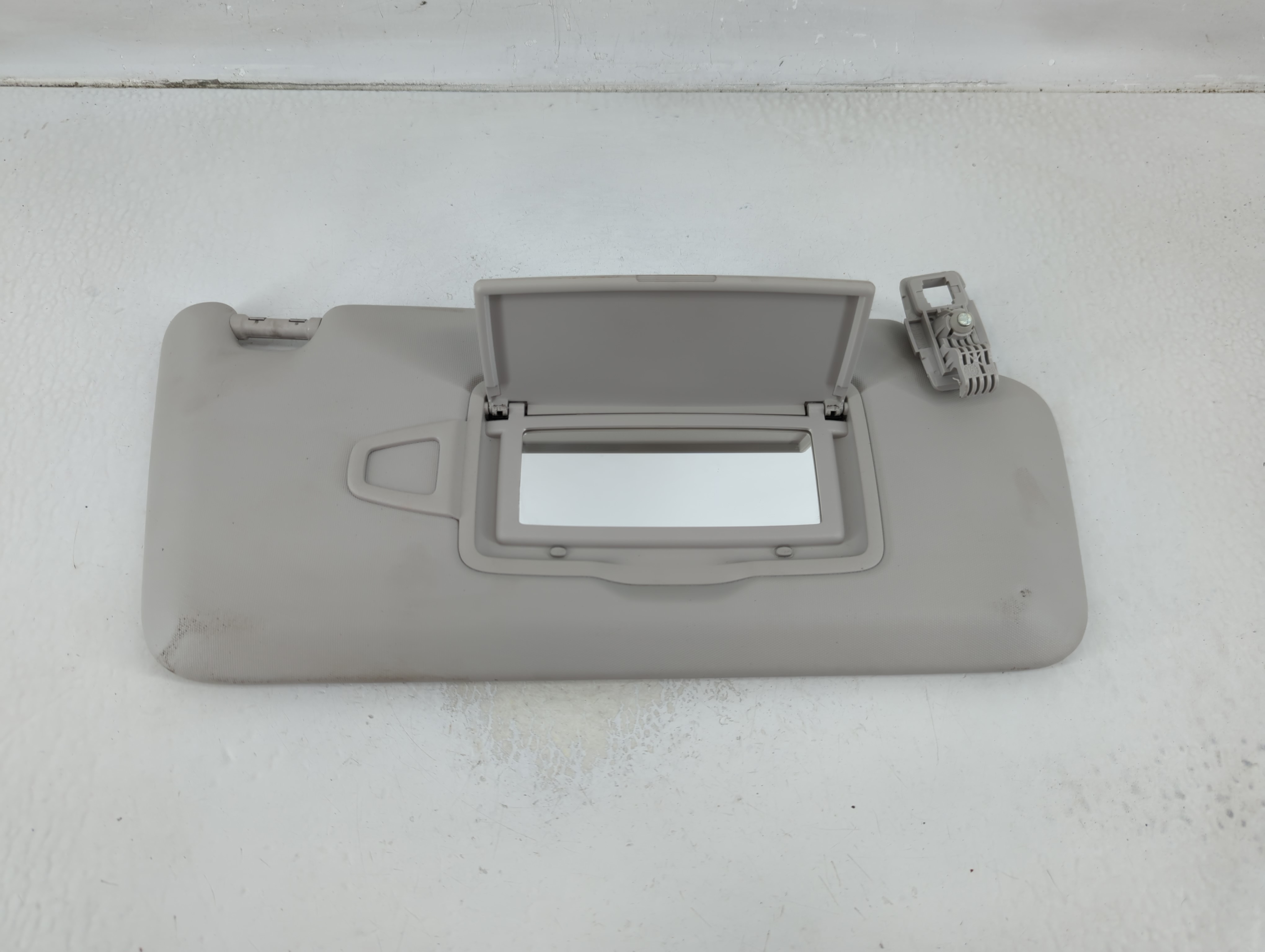 Picture of 2015-2017 Mercedes-benz C300 Passenger Sun Visor Mirror Right Sunvisor 1129840