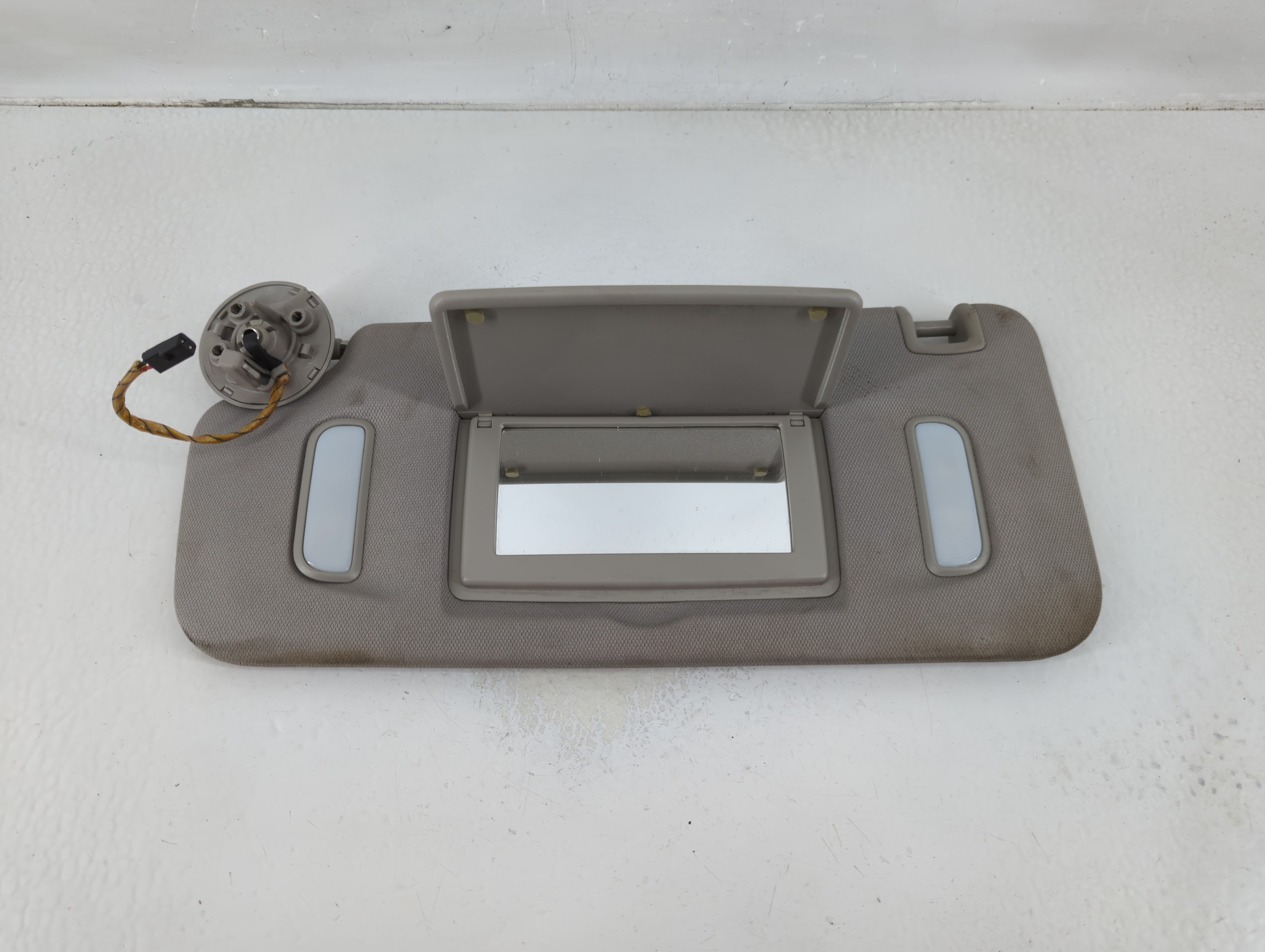 Picture of 2010-2017 Chevrolet Equinox Driver Sun Visor Mirror Left Sunvisor Grey 1129846