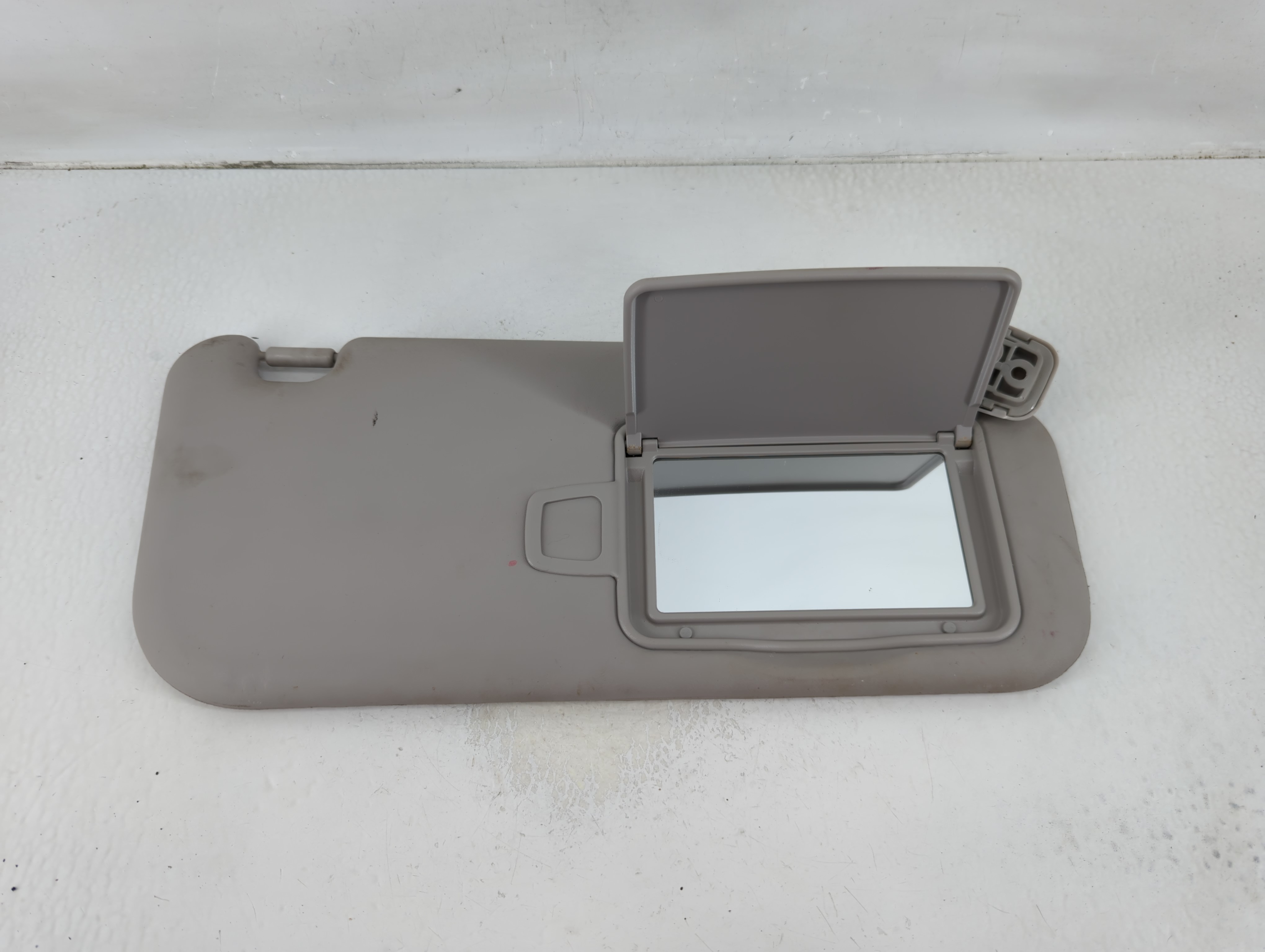 2010-2013 Kia Soul Passenger Sun Visor Mirror Right Sunvisor Light Gray 1129849 - Oemusedautoparts1.com