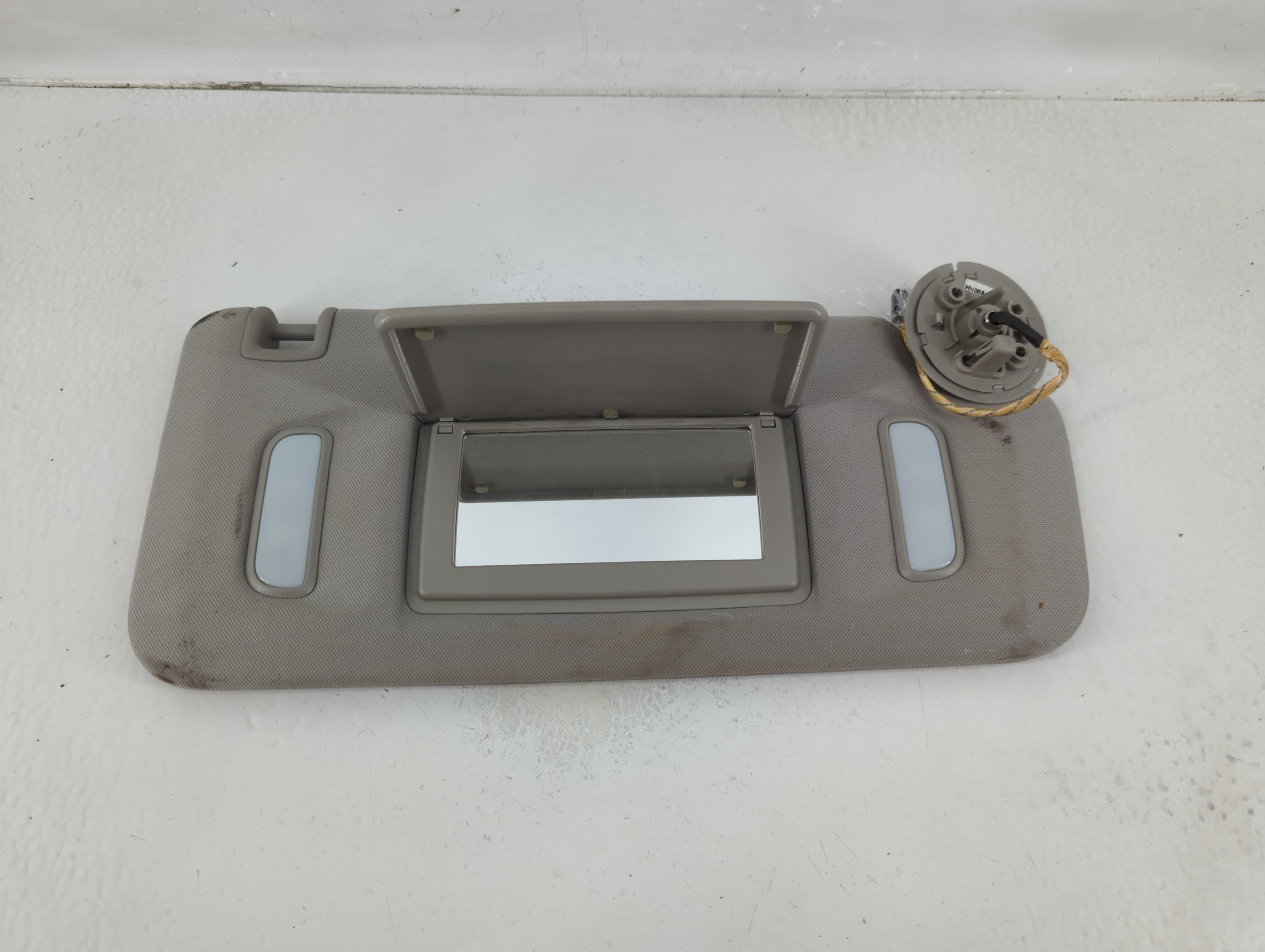 Picture of 2008-2017 Buick Enclave Passenger Sun Visor Mirror Right Sunvisor 1129858
