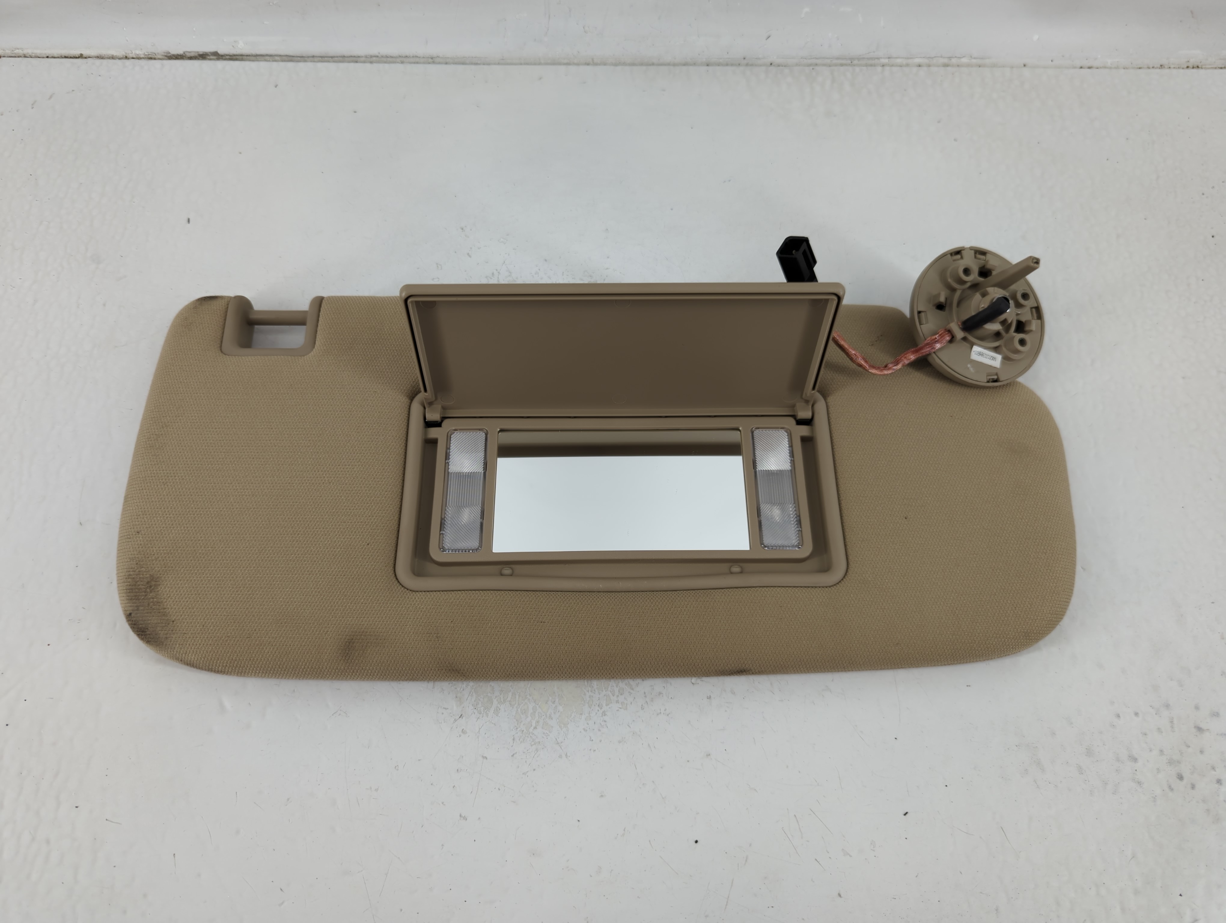 2014-2022 Jeep Grand Cherokee Passenger Sun Visor Mirror Right Sunvisor 1129868 - Oemusedautoparts1.com