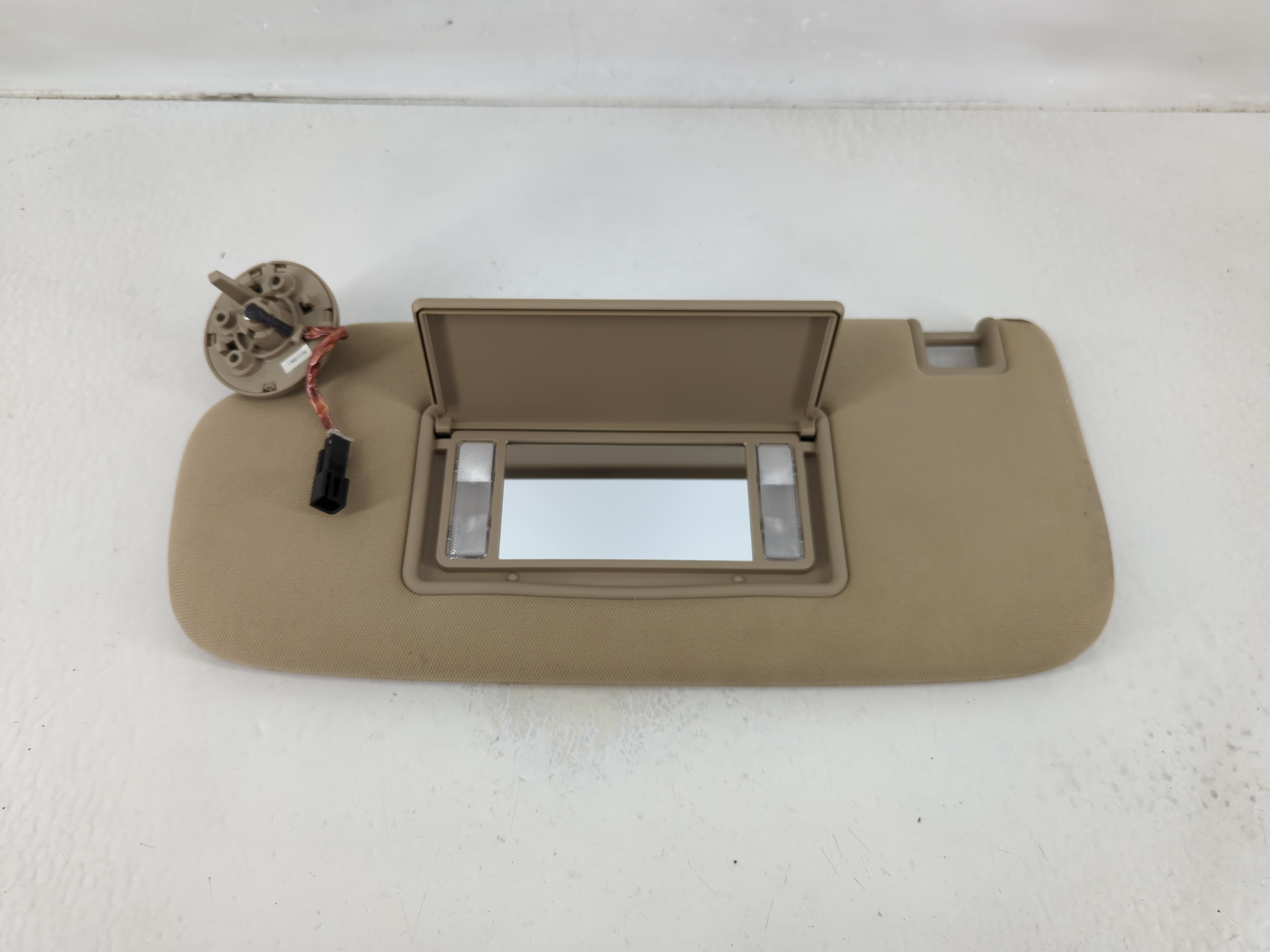 2014-2022 Jeep Grand Cherokee Driver Sun Visor Mirror Left Sunvisor Tan 1129869 - Oemusedautoparts1.com