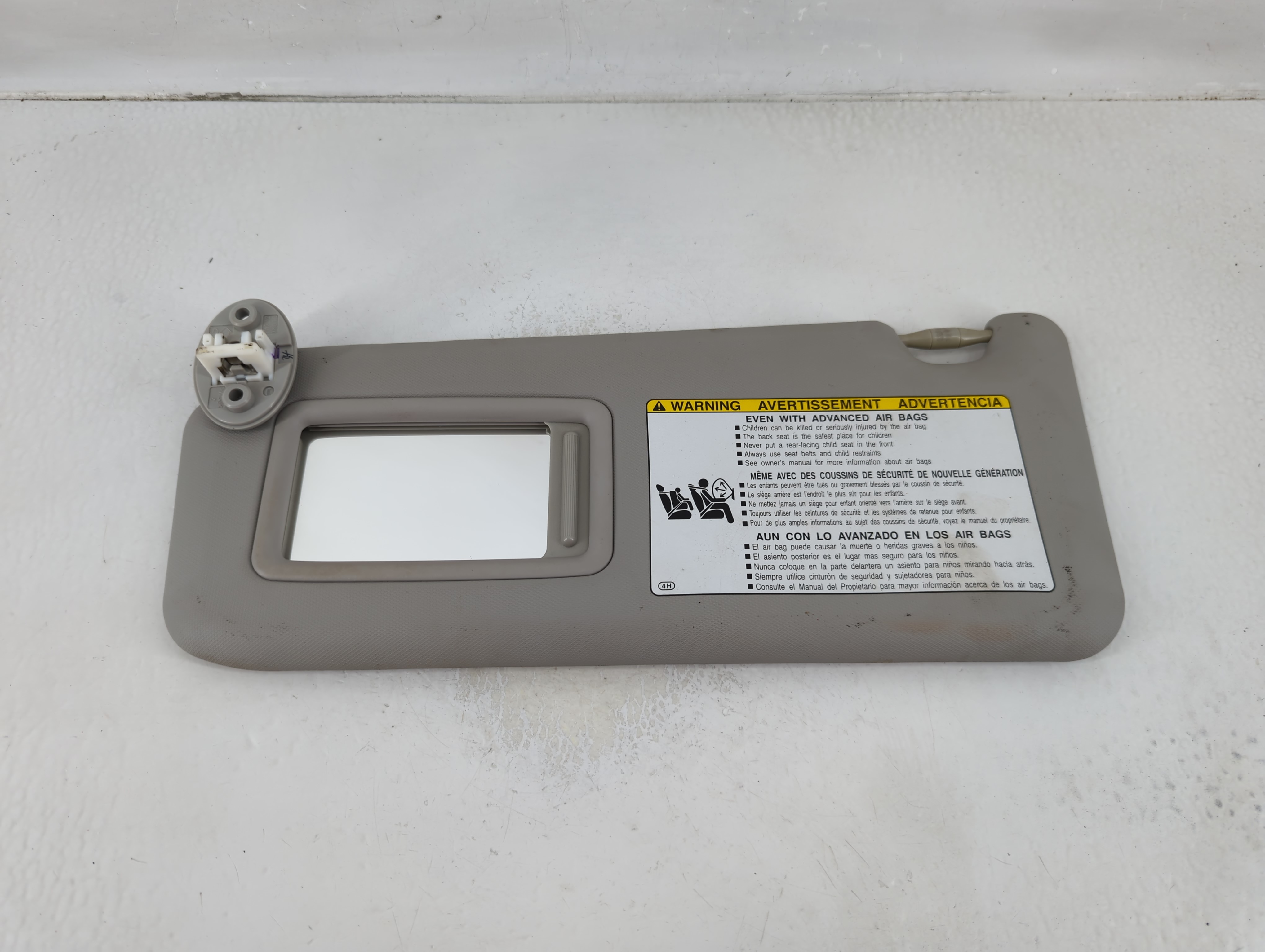 2013-2018 Toyota Rav4 Driver Sun Visor Mirror Left Sunvisor Light Gray 1129889 - Oemusedautoparts1.com