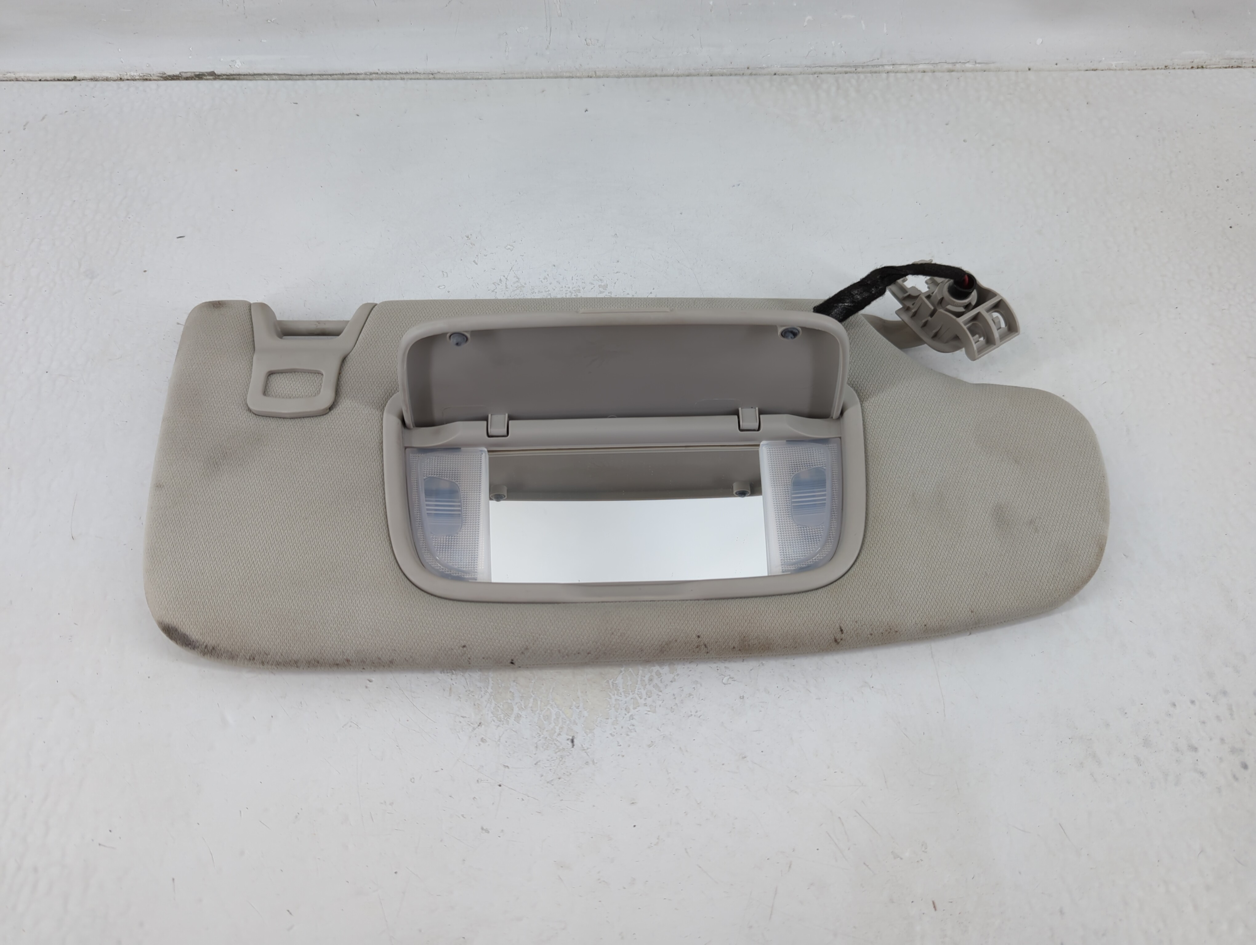 2013-2014 Ford Fusion Passenger Sun Visor Mirror Right Sunvisor 1129911 - Oemusedautoparts1.com