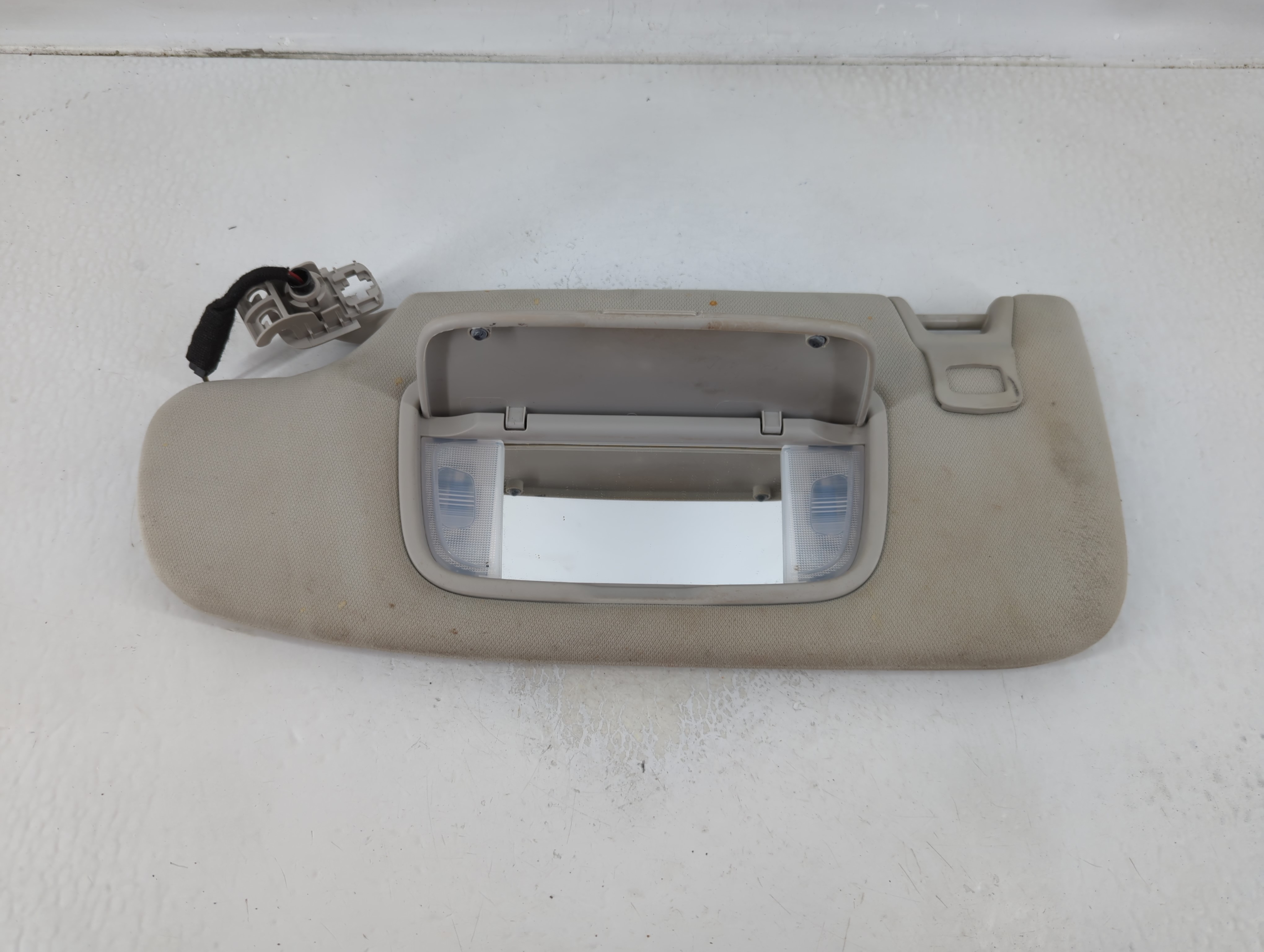 2013-2014 Ford Fusion Driver Sun Visor Mirror Left Sunvisor Light Tan 1129912 - Oemusedautoparts1.com