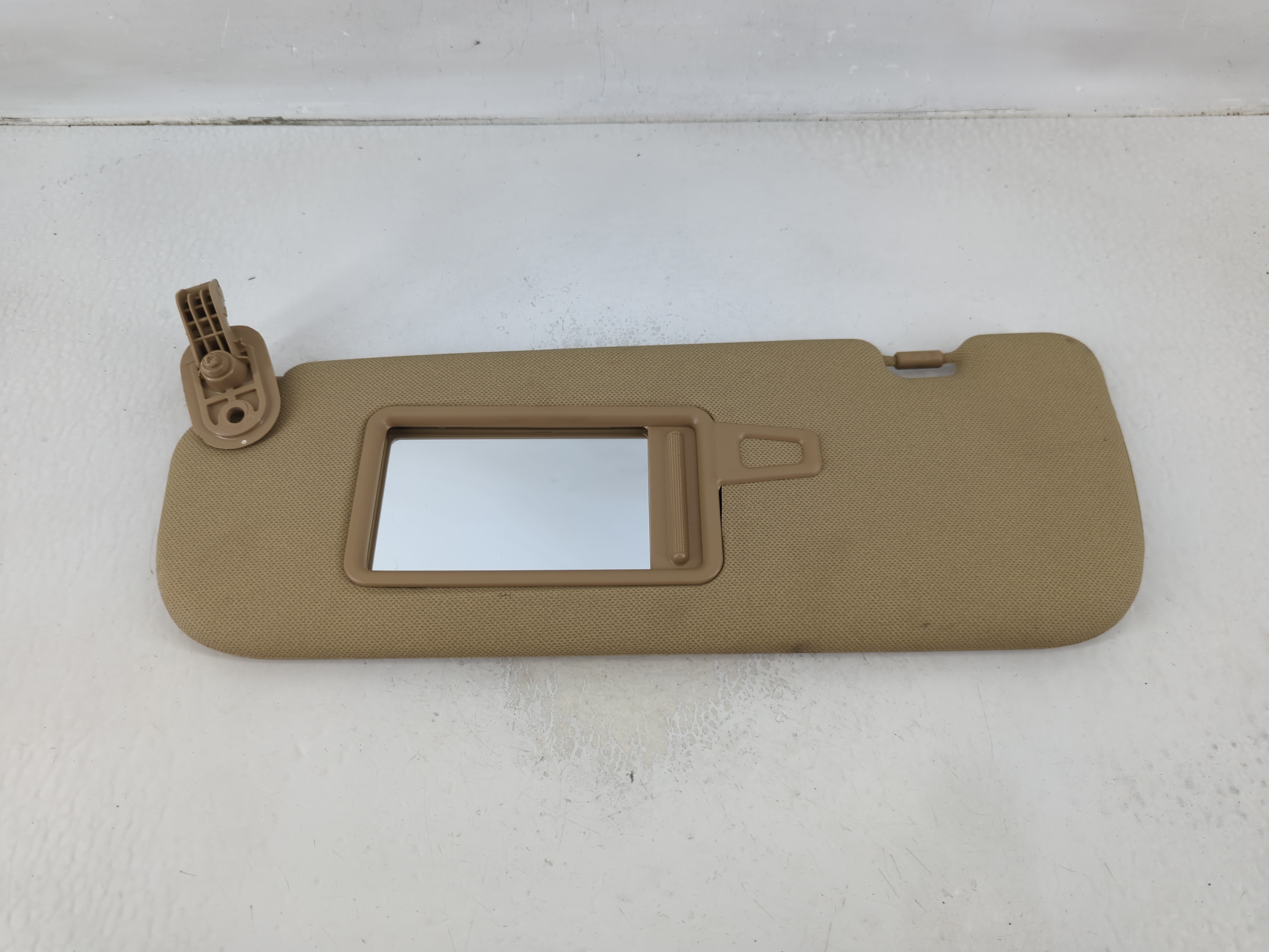 2011-2013 Hyundai Elantra Driver Sun Visor Mirror Left Sunvisor Tan 1129918 - Oemusedautoparts1.com