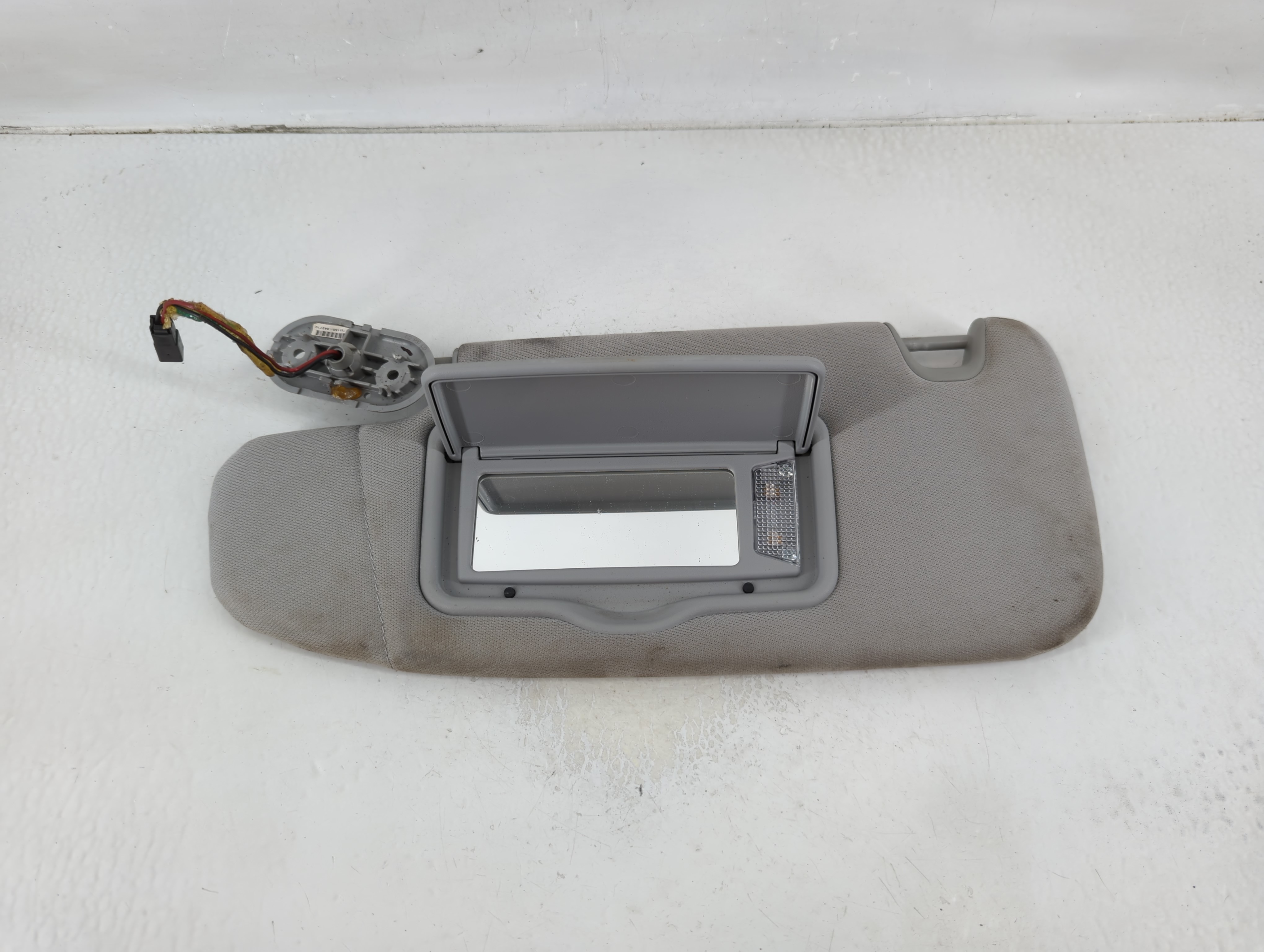 2010-2012 Lincoln Mkz Driver Sun Visor Mirror Left Sunvisor Grey 1129919 - Oemusedautoparts1.com