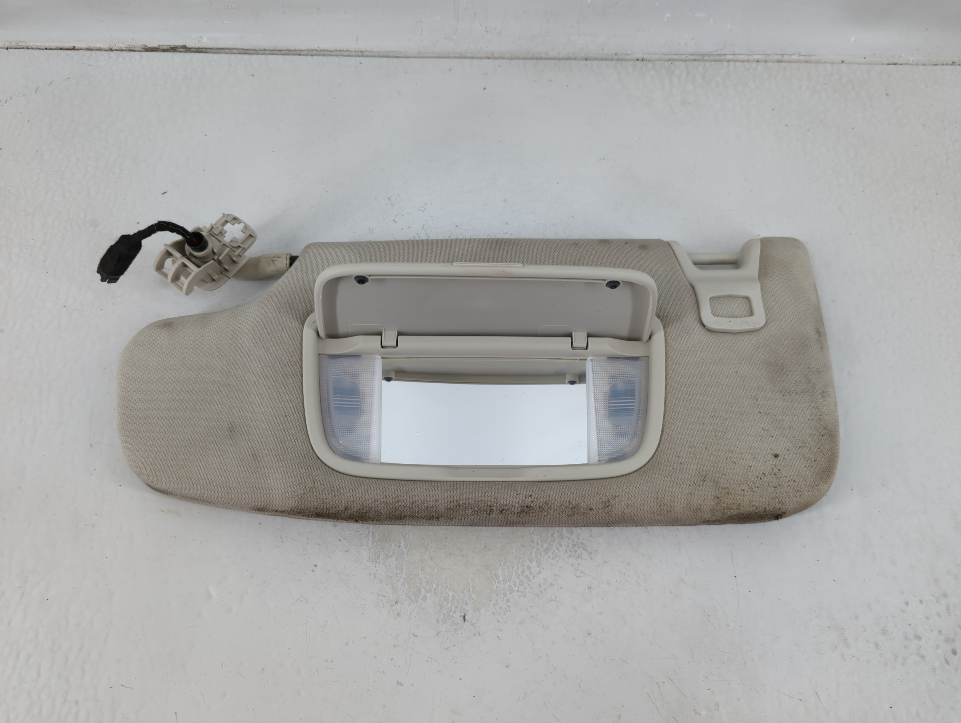 2015-2020 Ford Edge Driver Sun Visor Mirror Left Sunvisor Ivory 1129937 - Oemusedautoparts1.com