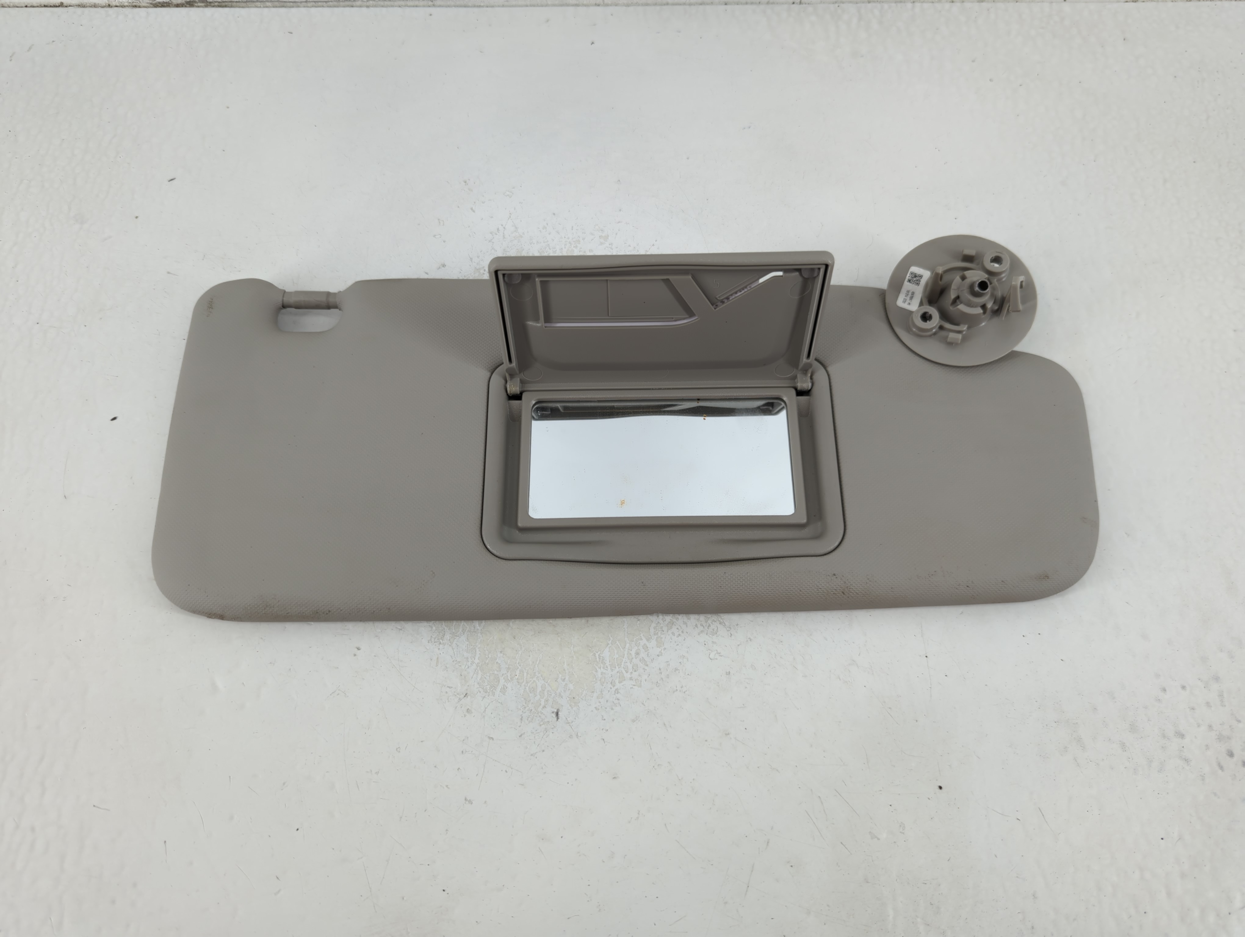 2012-2019 Chevrolet Sonic Passenger Sun Visor Mirror Right Sunvisor 1129939 - Oemusedautoparts1.com