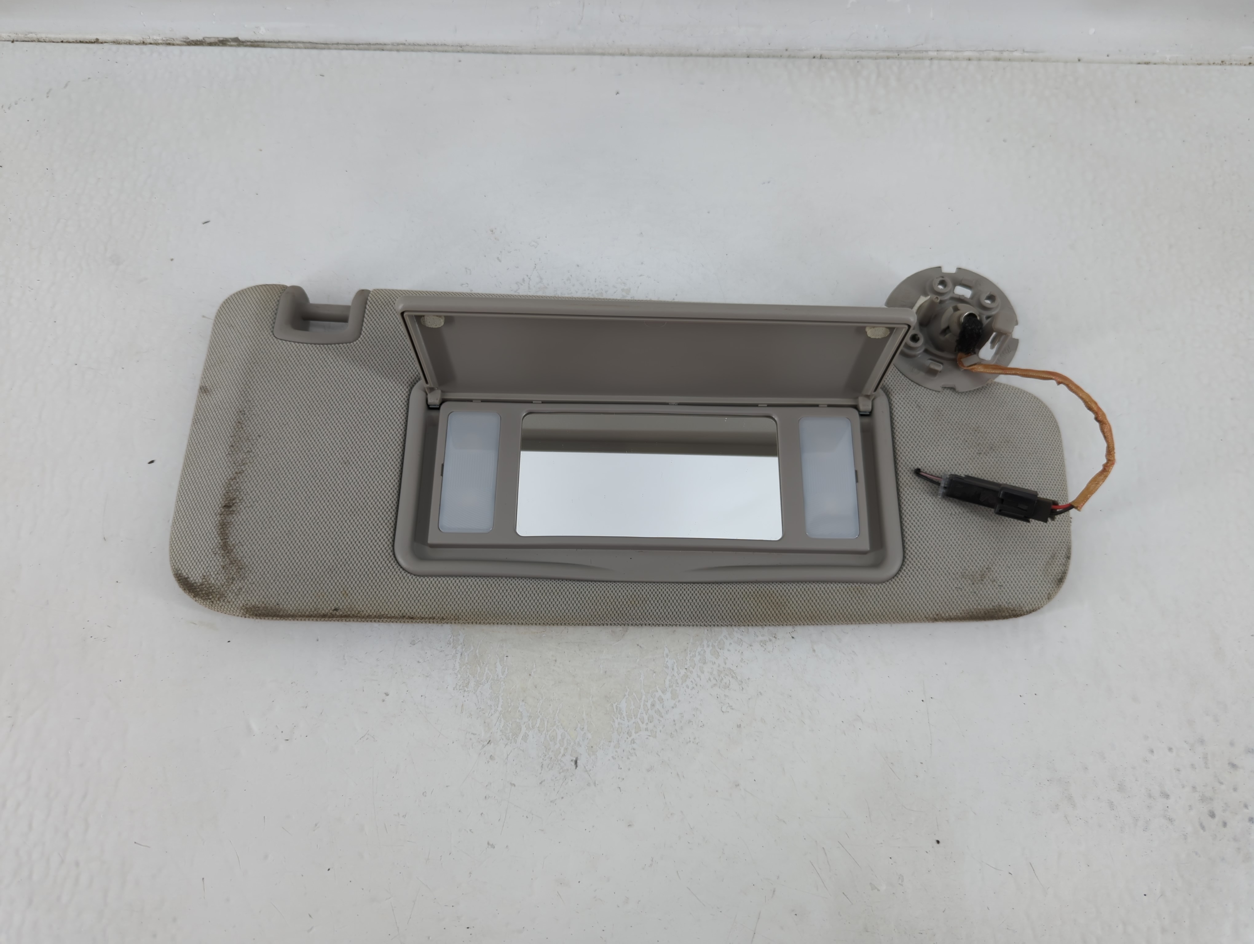 2013-2016 Chevrolet Malibu Passenger Sun Visor Mirror Right Sunvisor 1129940 - Oemusedautoparts1.com