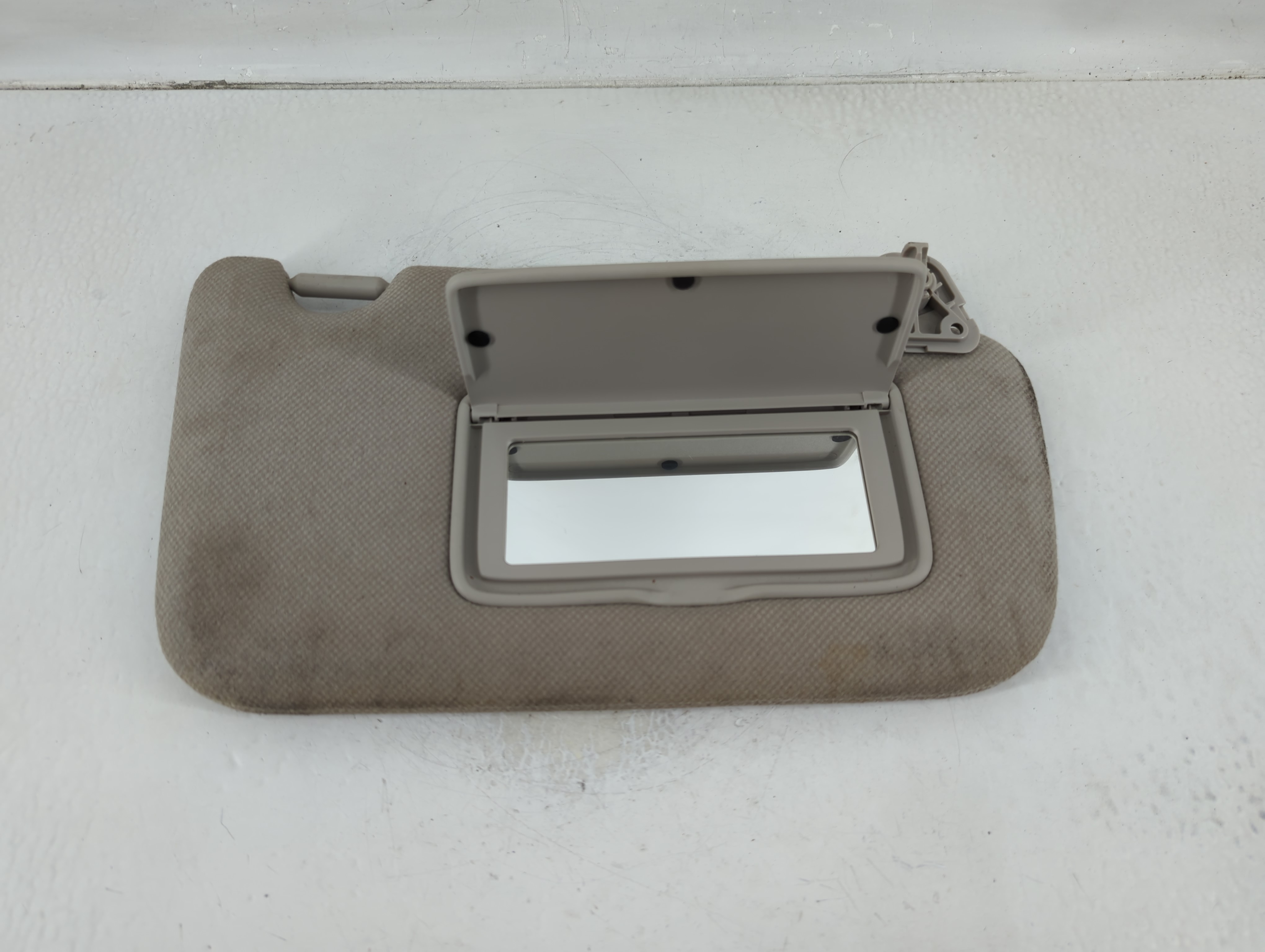 2013-2019 Nissan Sentra Passenger Sun Visor Mirror Right Sunvisor 1129949 - Oemusedautoparts1.com