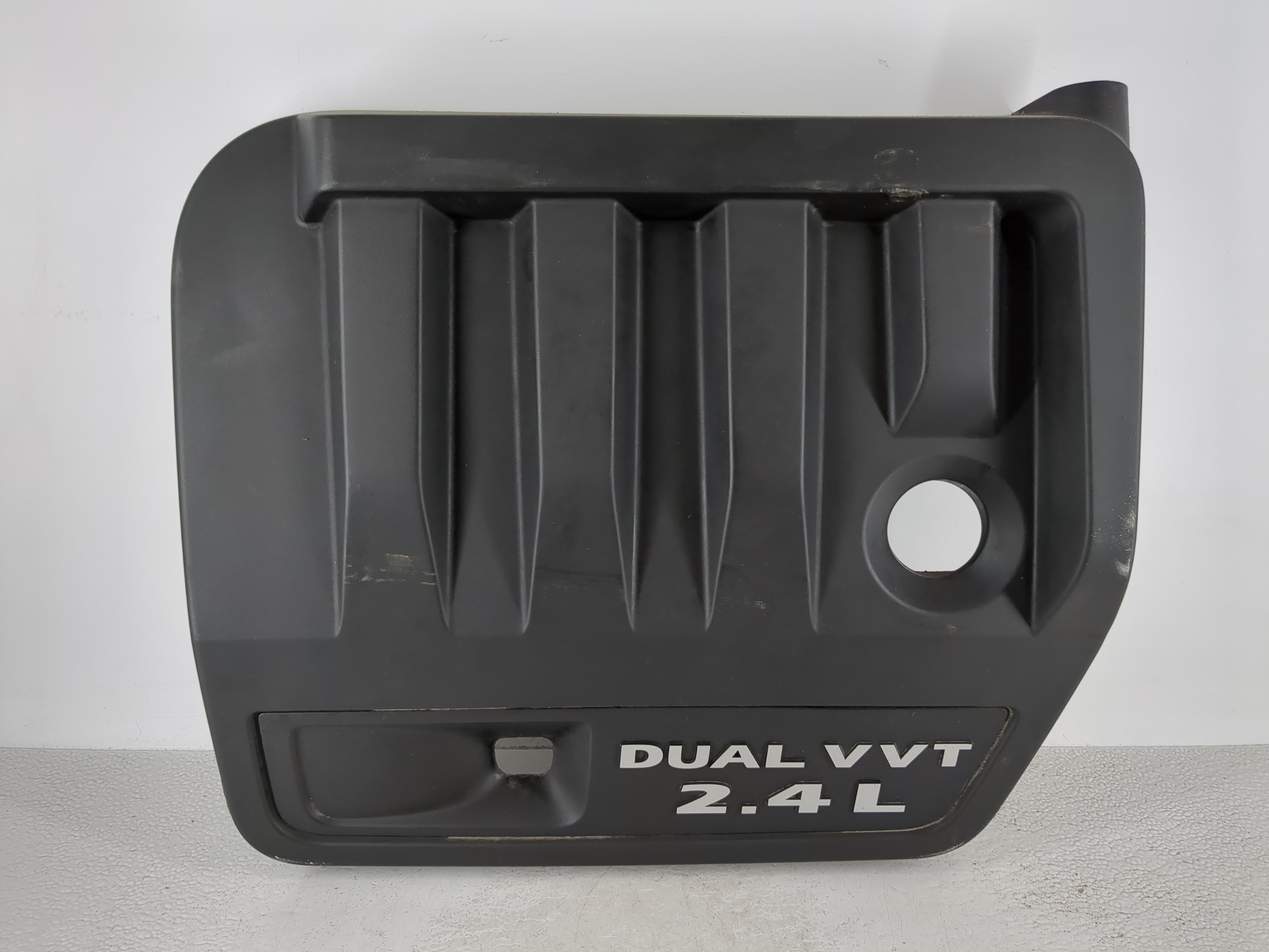 Picture of 2013 Chrysler 200 Engine Cover 1130161