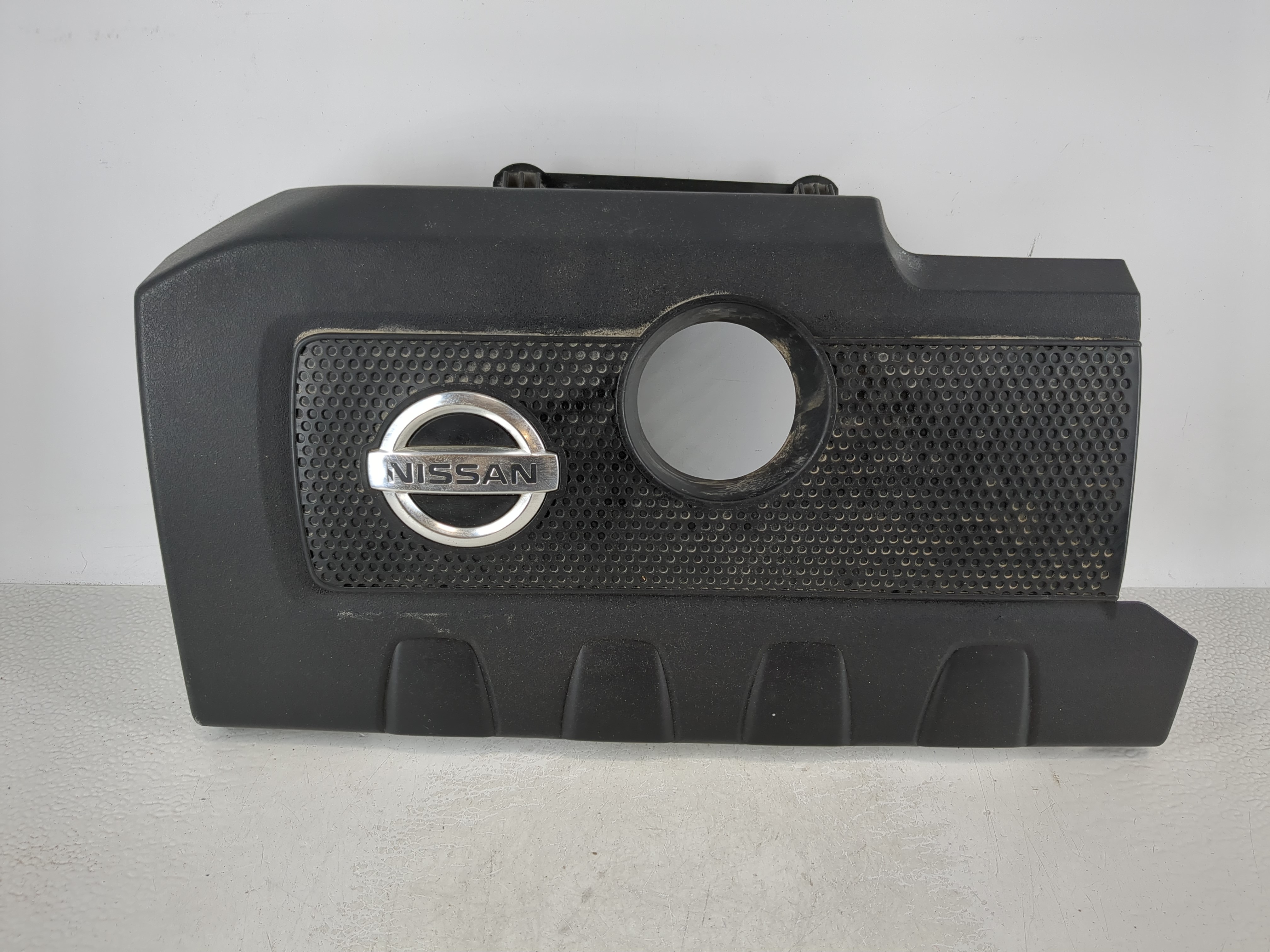 2013 Nissan Sentra Engine Cover 1130727 - Oemusedautoparts1.com