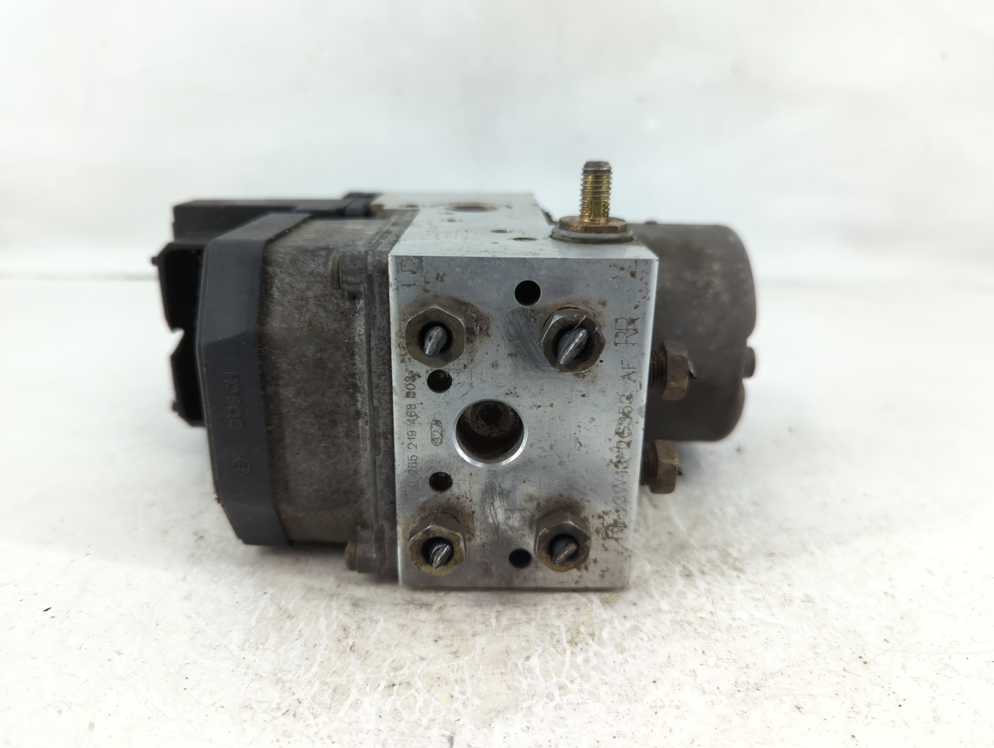 Picture of 2003-2004 Lincoln Town Car Abs Pump Control Module 1130925