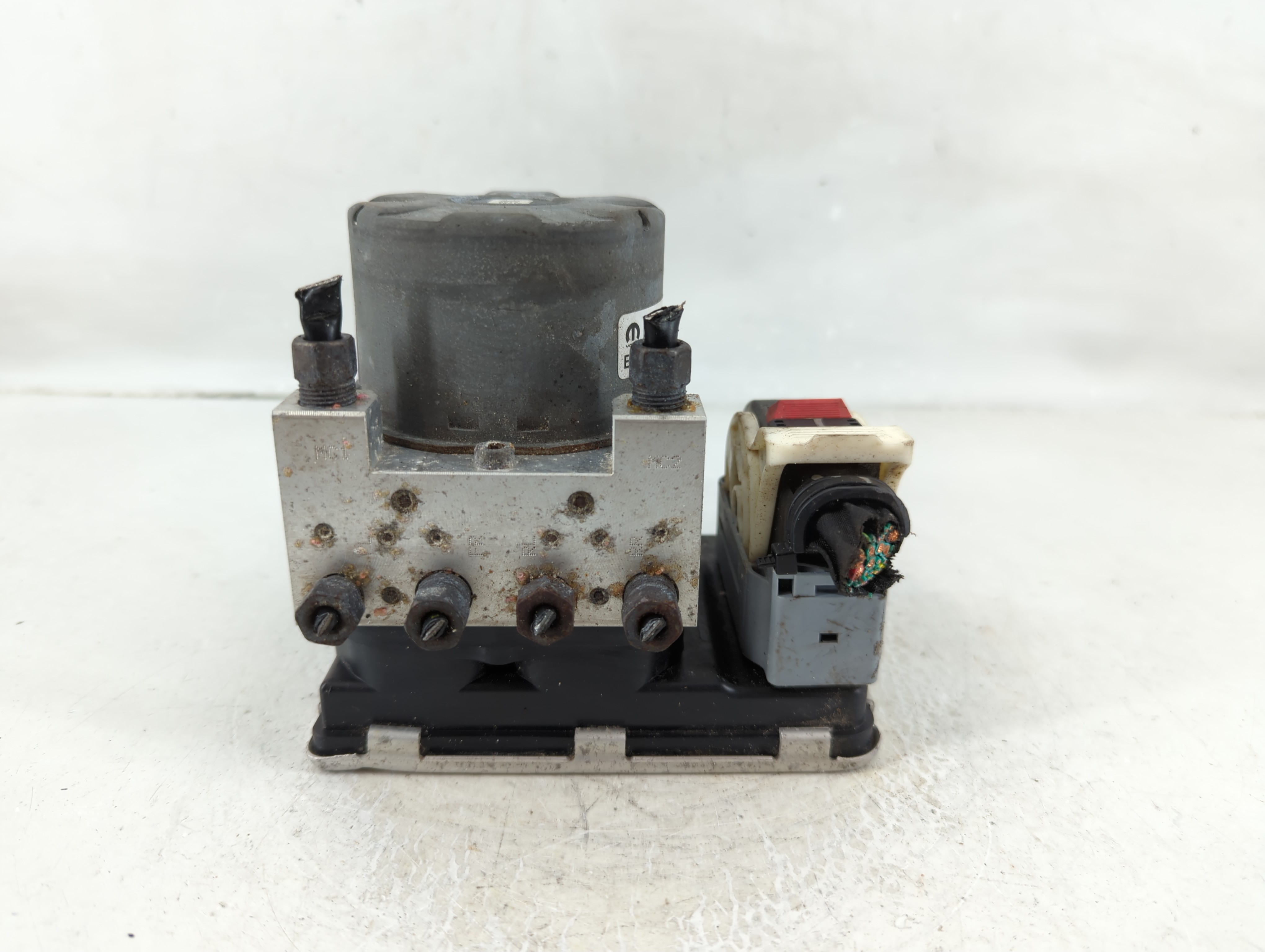 Picture of Dodge Ram 1500 Abs Pump Control Module 1131319