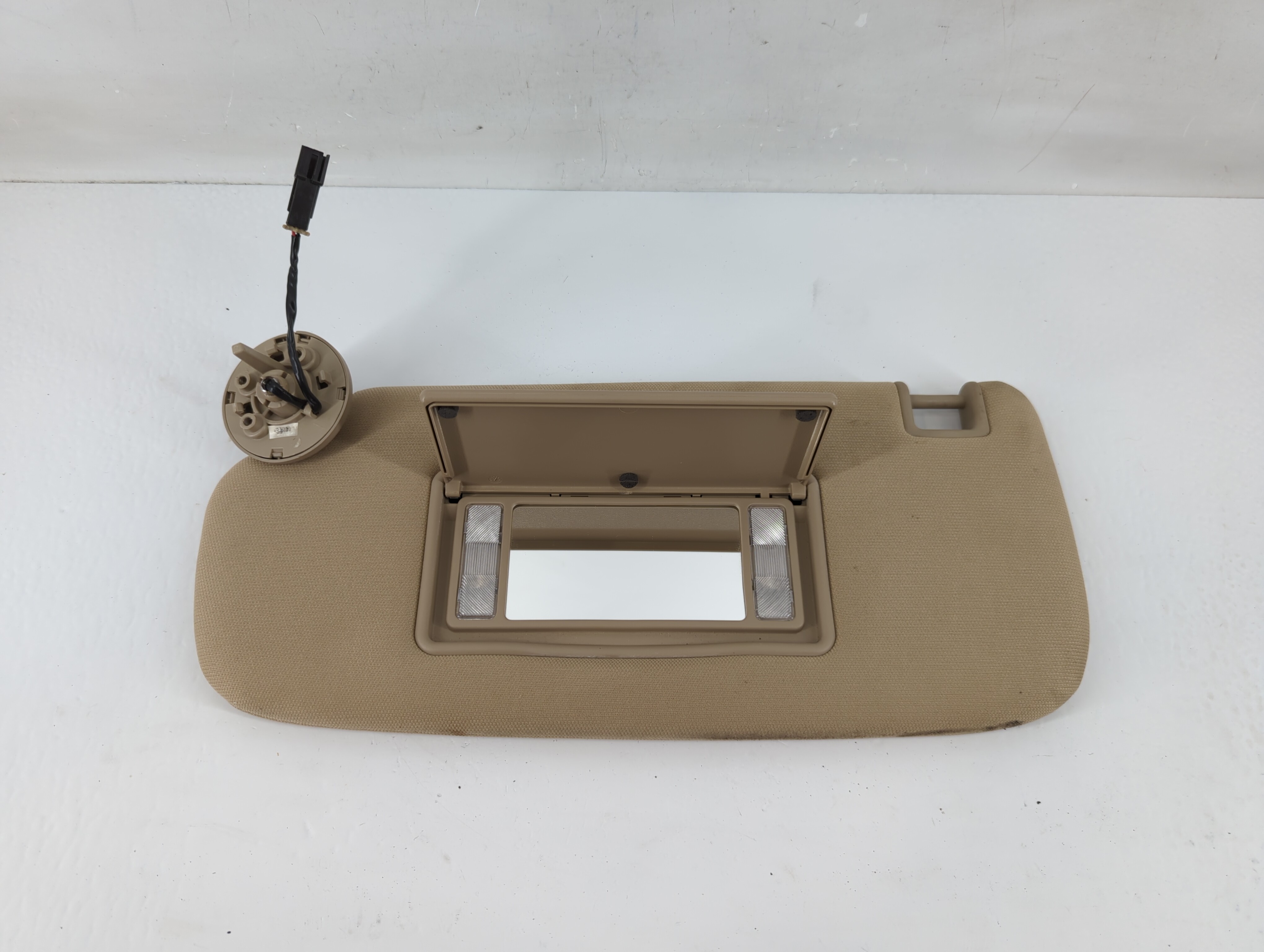 Picture of 2014-2022 Jeep Grand Cherokee Driver Sun Visor Mirror Left Sunvisor 1131456