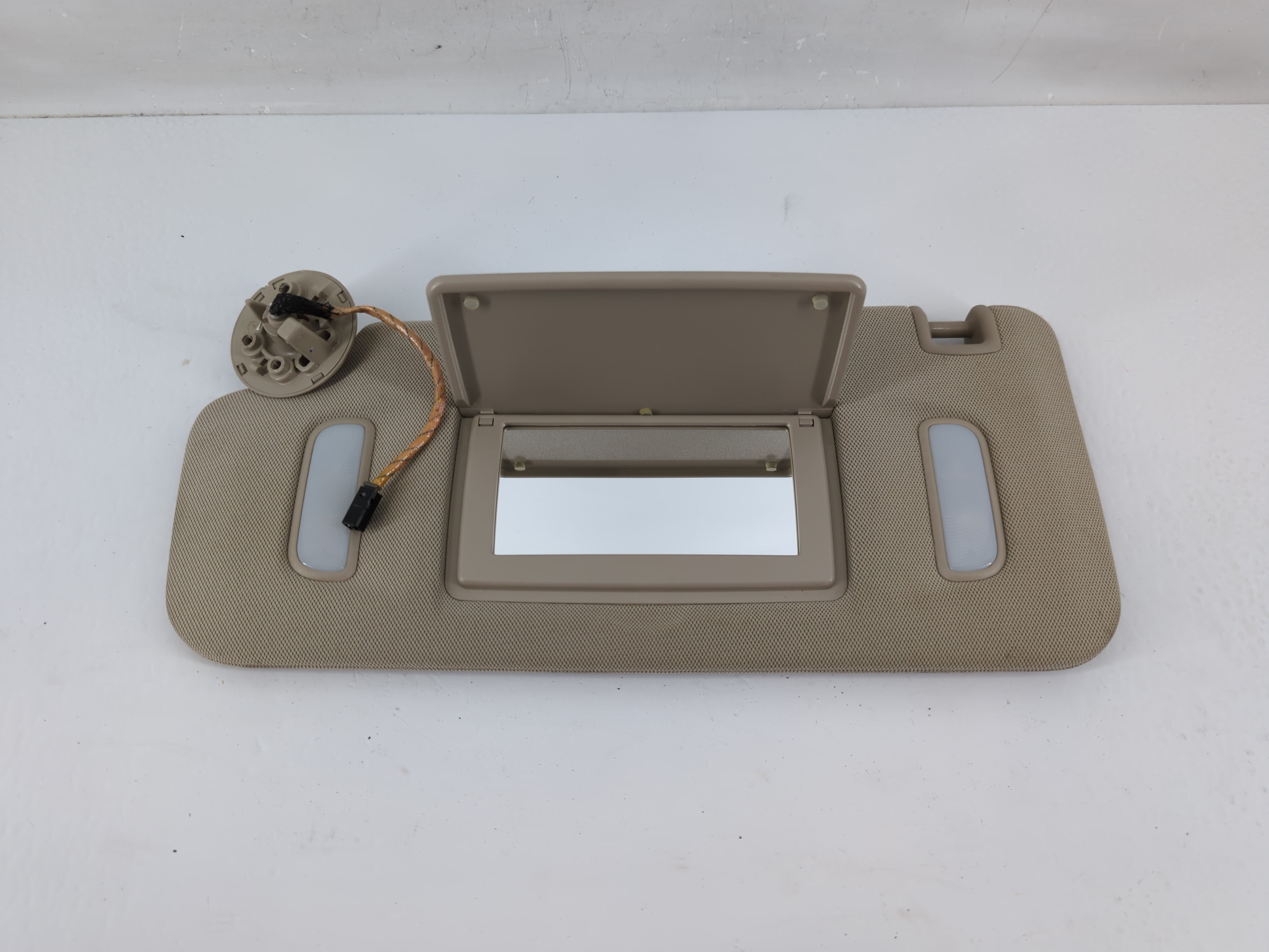 Picture of 2010-2014 Cadillac Srx Driver Sun Visor Mirror Left Sunvisor Grey 1131458