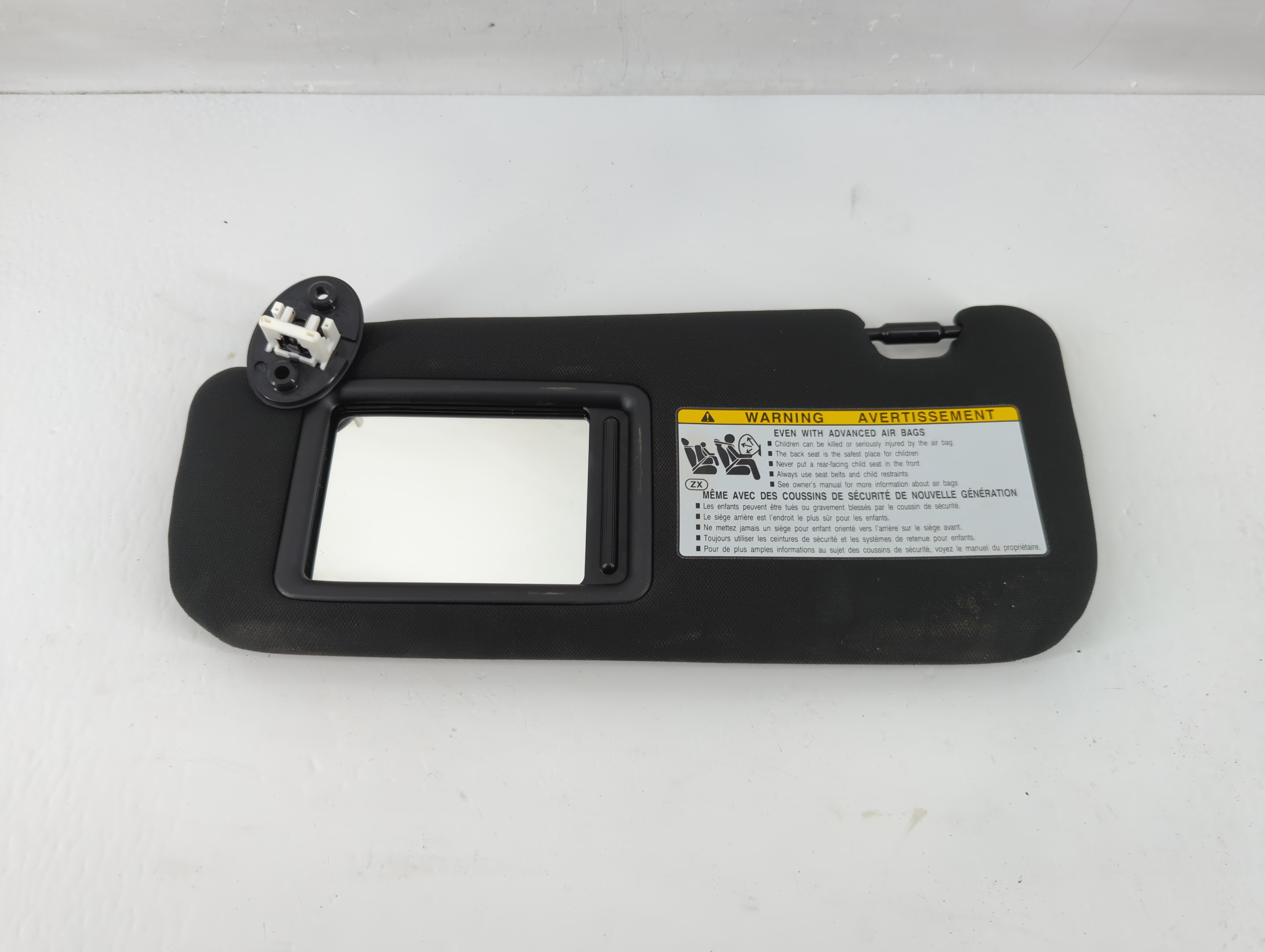 Picture of 2021-2022 Toyota Venza Driver Sun Visor Mirror Left Sunvisor Black 1131462