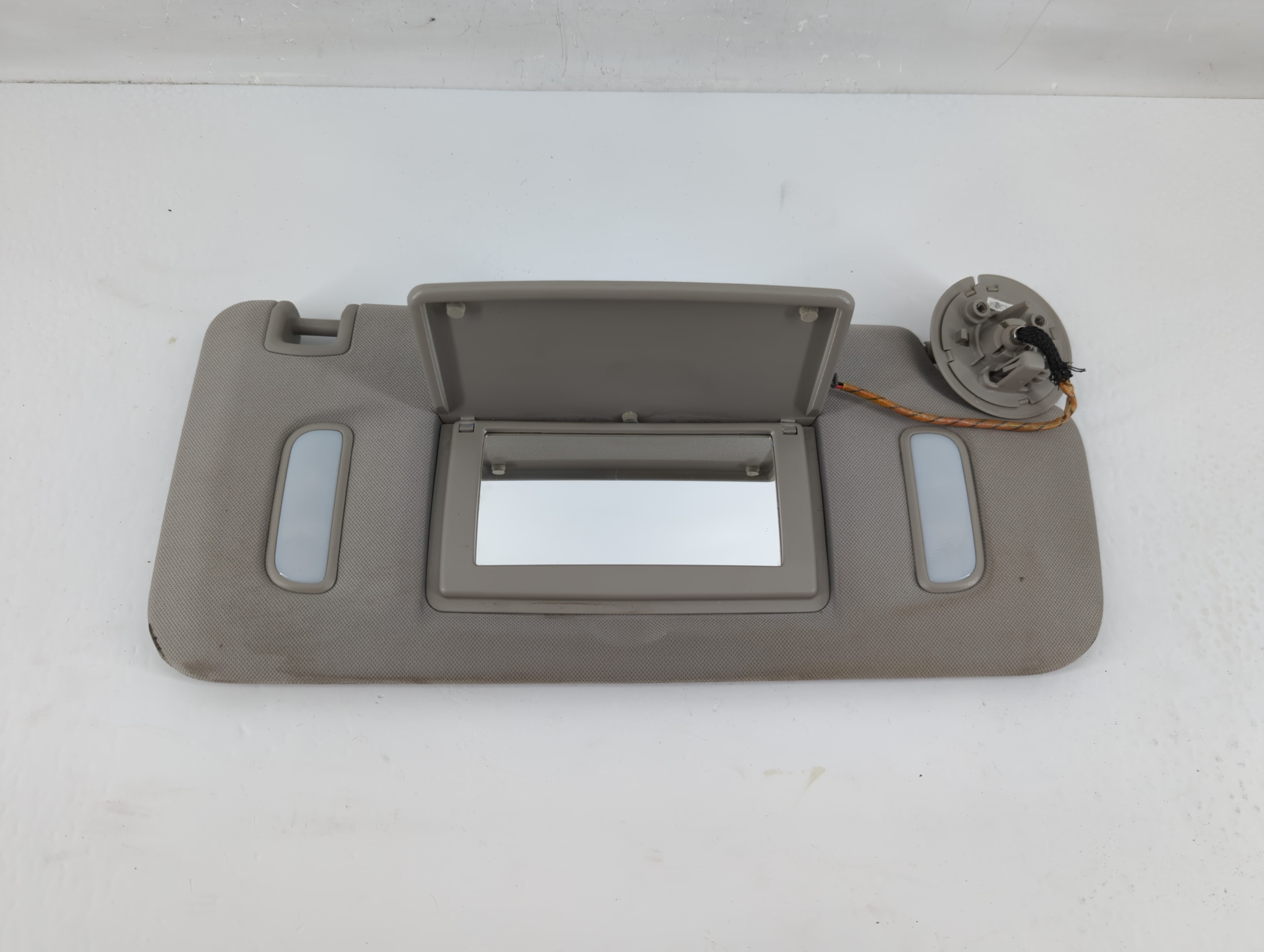 2007-2017 Gmc Acadia Passenger Sun Visor Mirror Right Sunvisor Grey 1131466 - Oemusedautoparts1.com