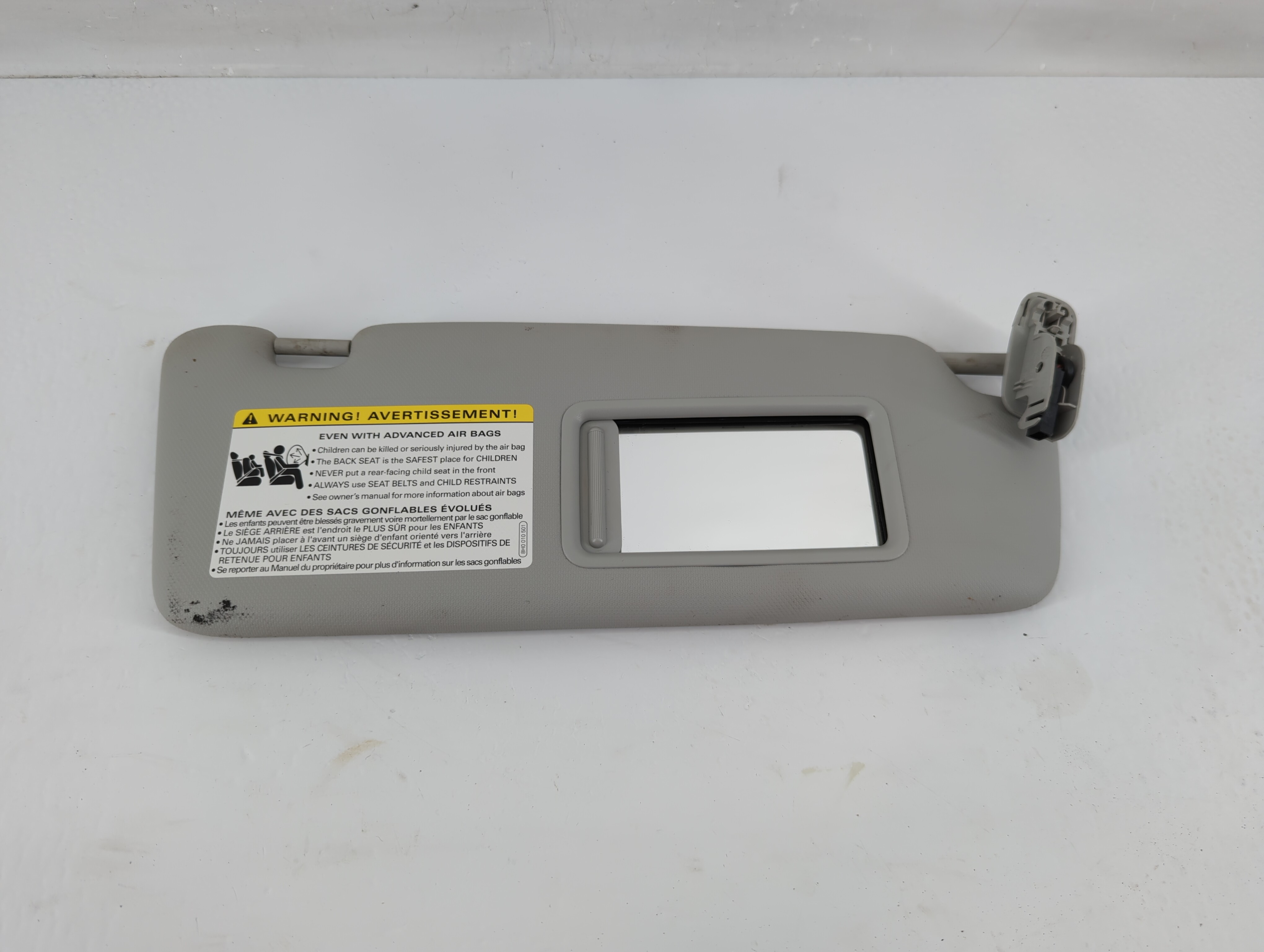 2013-2016 Audi A4 Driver Sun Visor Mirror Left Sunvisor Grey 1131499 - Oemusedautoparts1.com