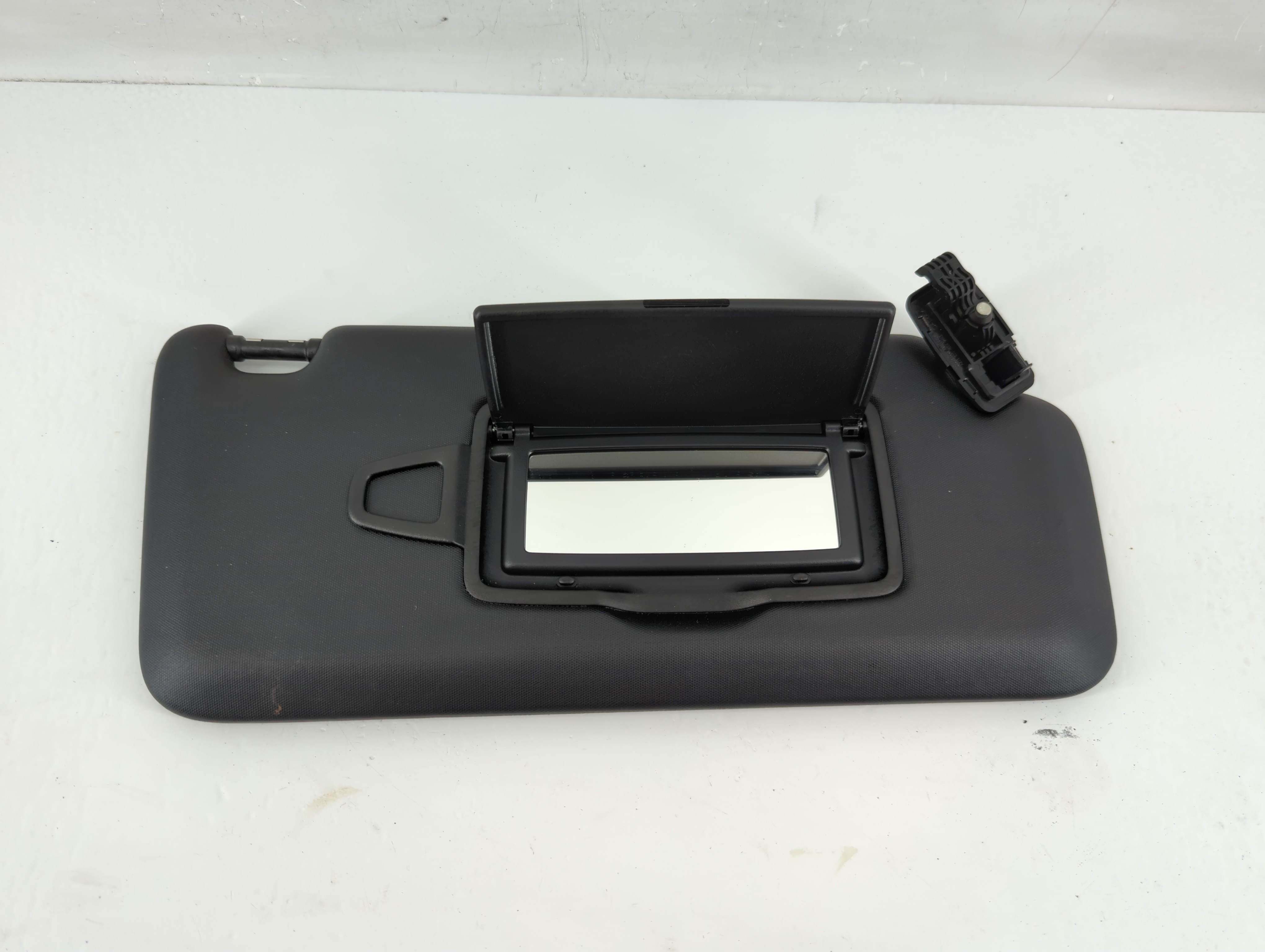 2016-2022 Mercedes-benz Glc300 Passenger Sun Visor Mirror Right Sunvisor 1131500 - Oemusedautoparts1.com