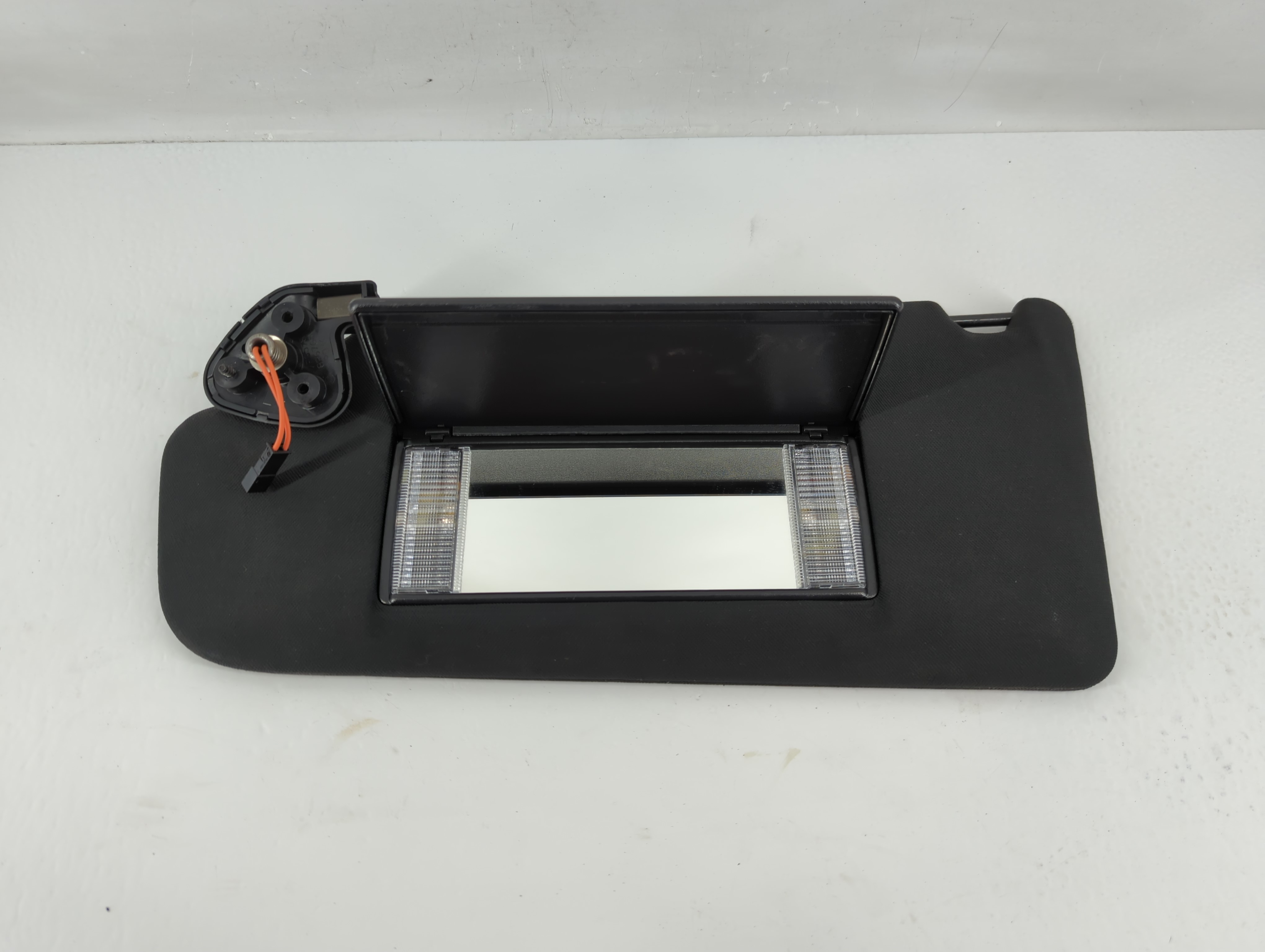 Picture of 2010-2012 Land Rover Range Rover Driver Sun Visor Mirror Left Sunvisor 1131501