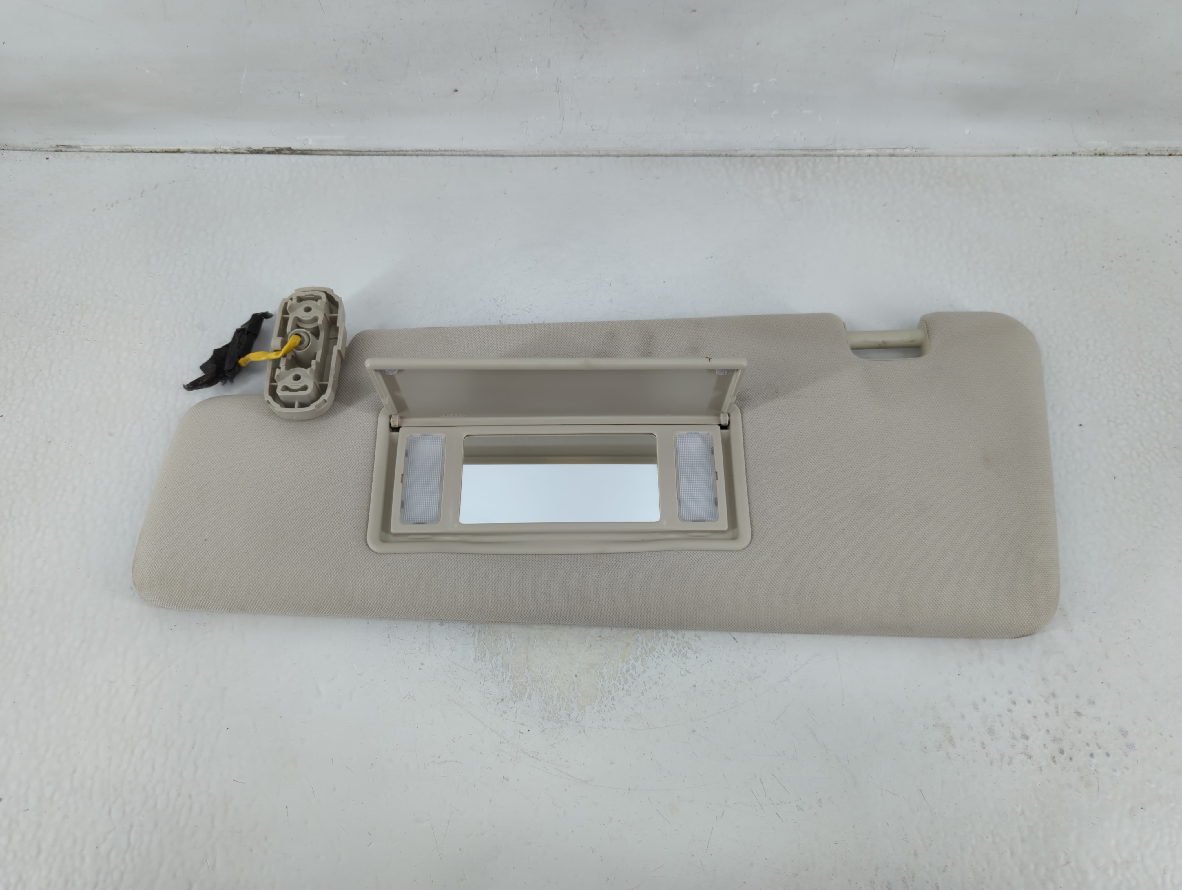 Picture of 2010 Land Rover Range Rover Sport Driver Sun Visor Mirror Left Sunvisor 1131546