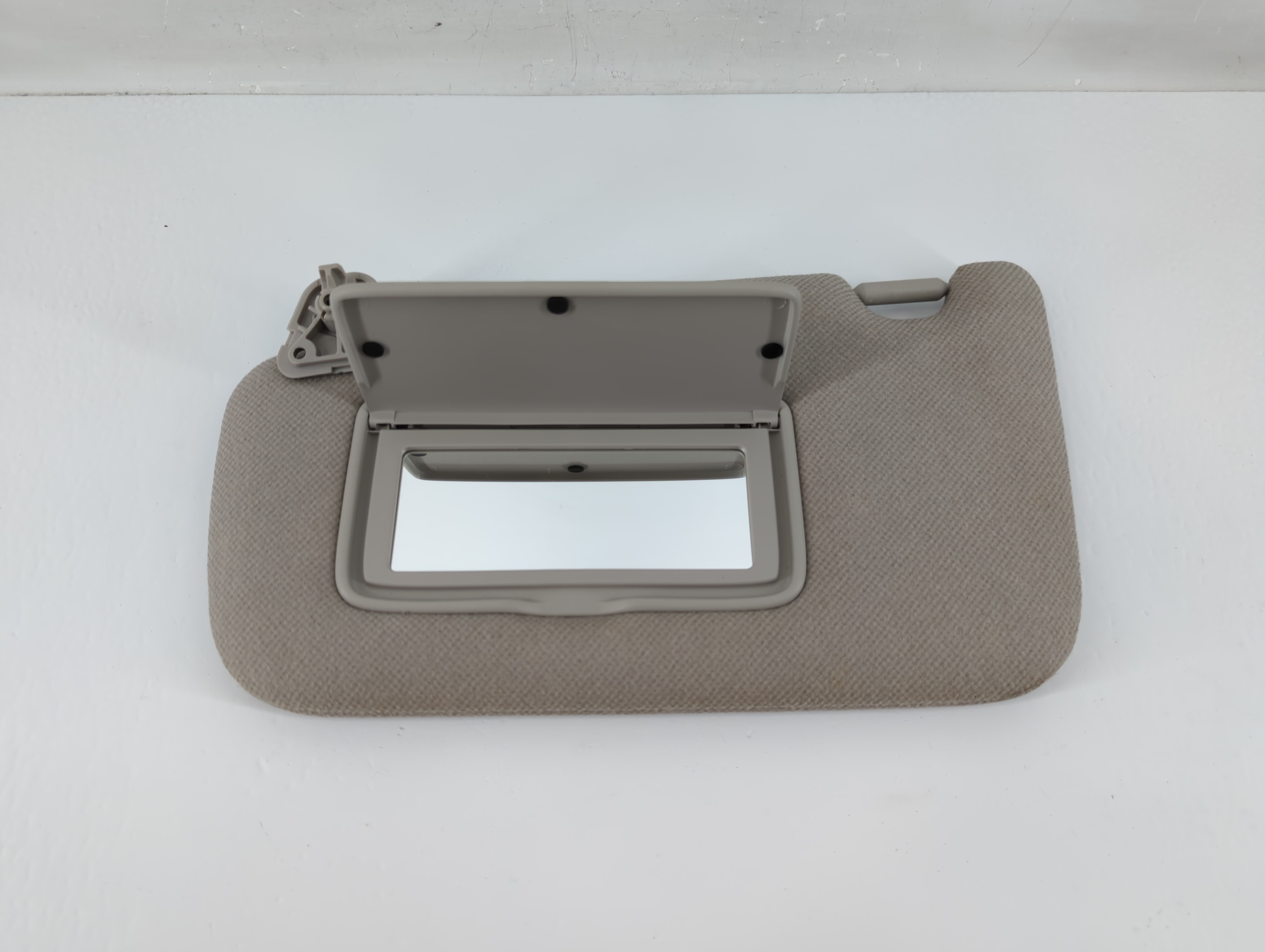 2013-2019 Nissan Sentra Driver Sun Visor Mirror Left Sunvisor Grey 1131576 - Oemusedautoparts1.com