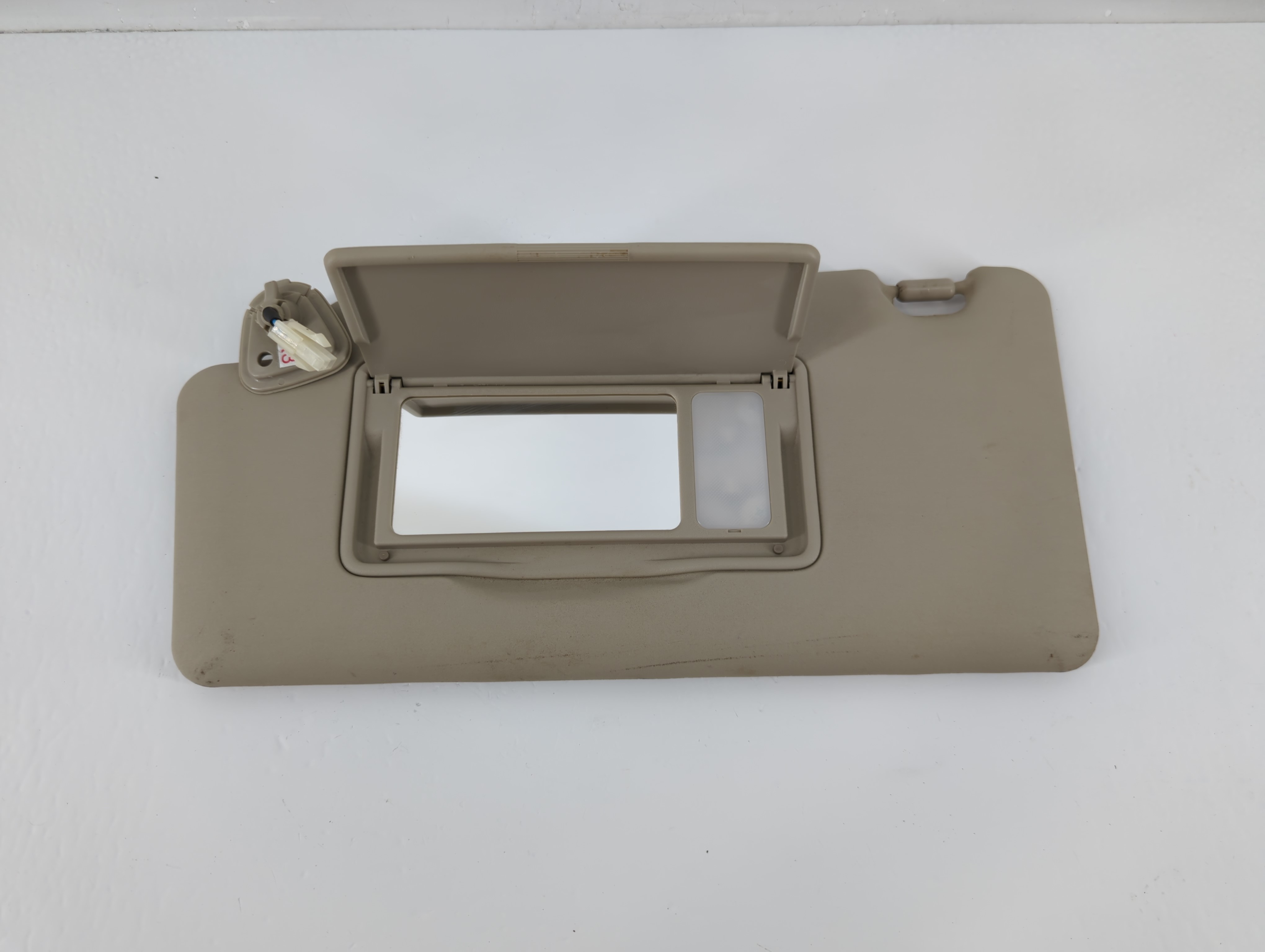2011-2015 Nissan Rogue Driver Sun Visor Mirror Left Sunvisor Grey 1131577 - Oemusedautoparts1.com