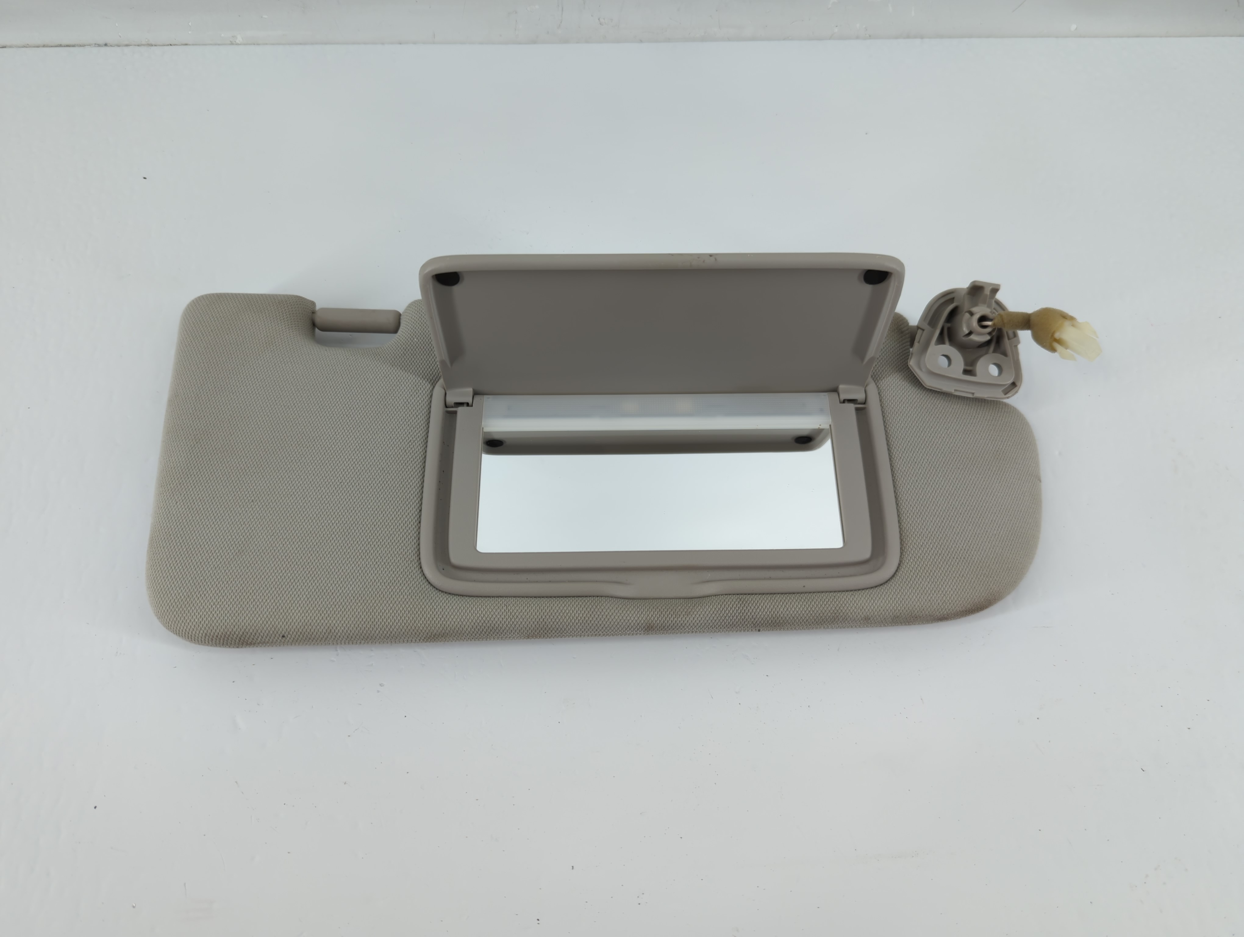 2014-2020 Infiniti Q50 Passenger Sun Visor Mirror Right Sunvisor Grey 1131649 - Oemusedautoparts1.com