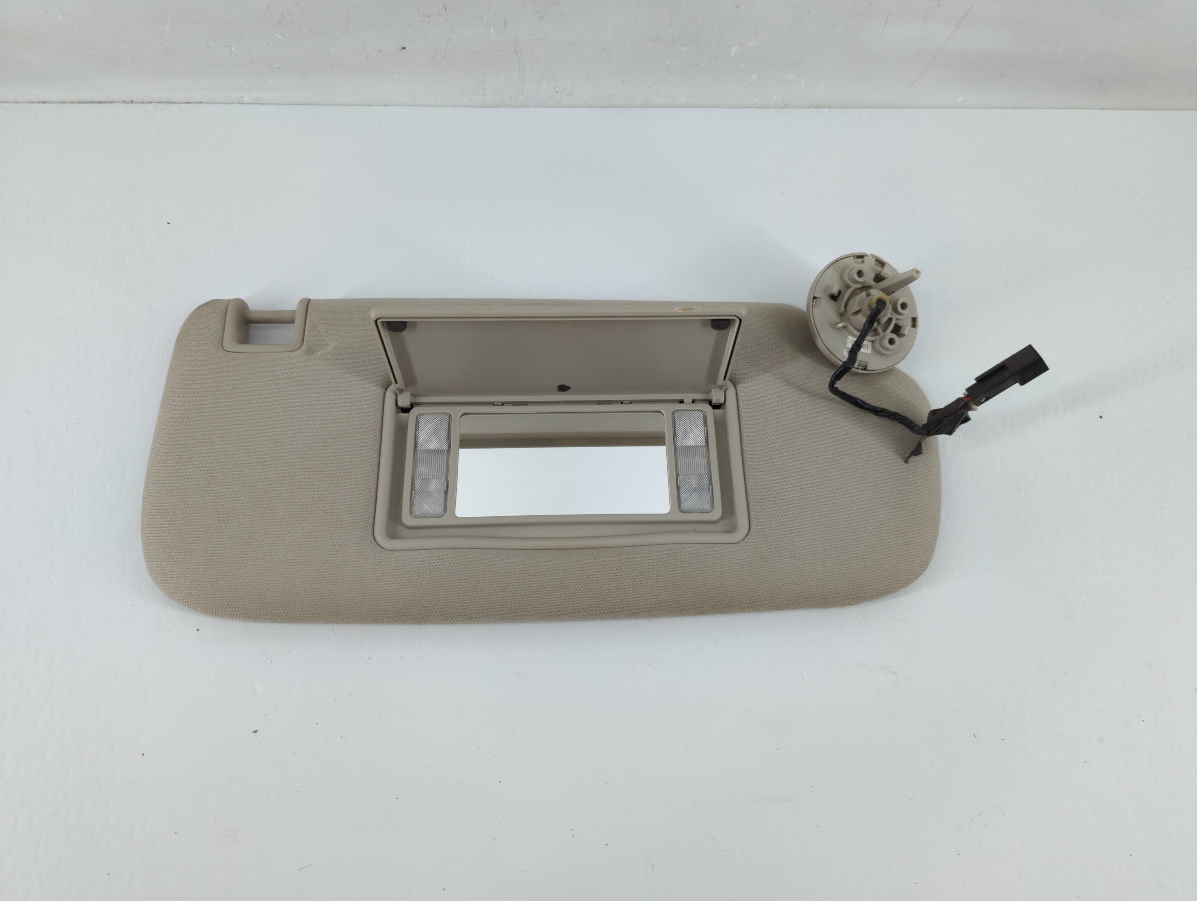 2011-2013 Jeep Grand Cherokee Passenger Sun Visor Mirror Right Sunvisor 1131653 - Oemusedautoparts1.com