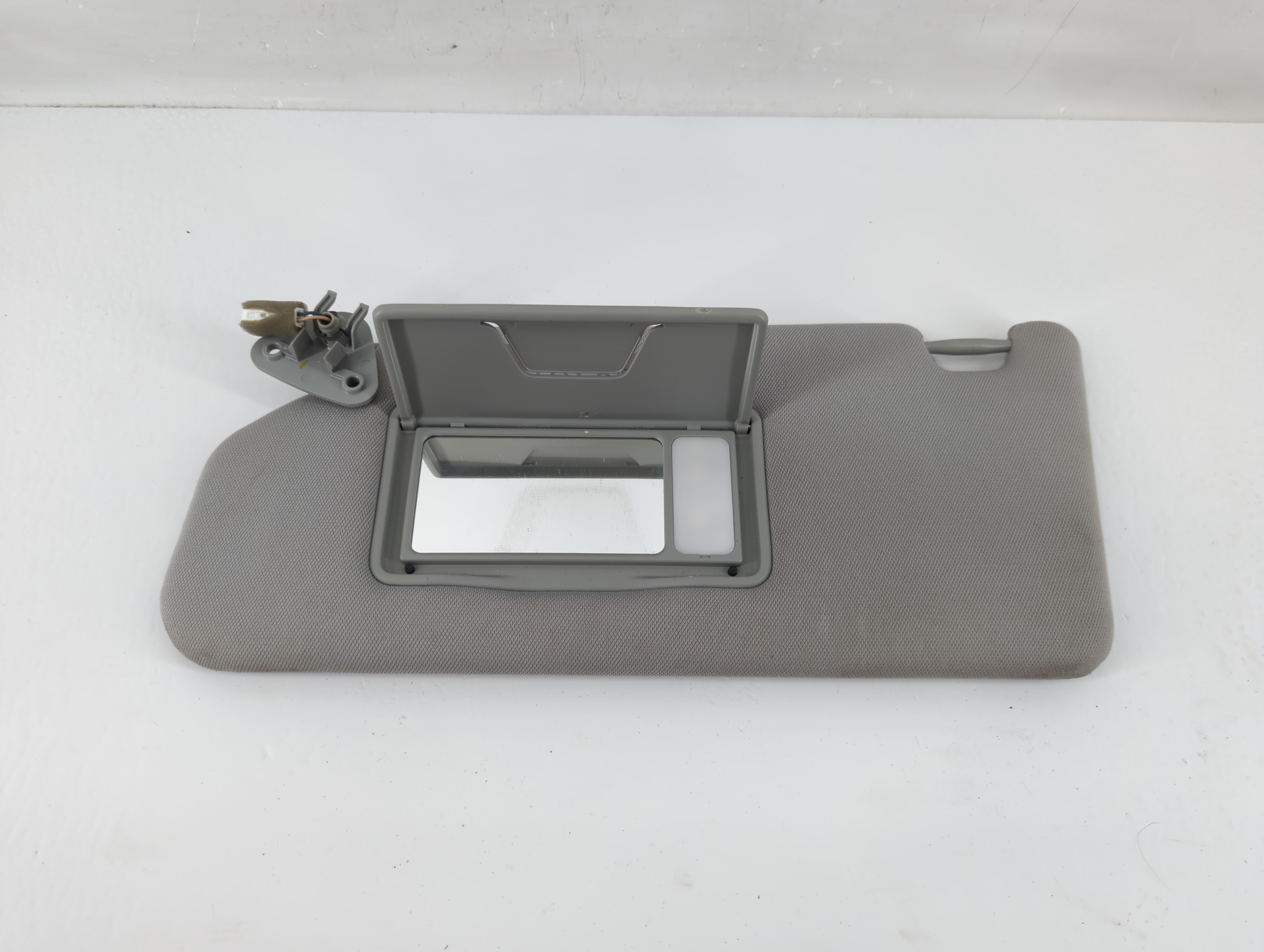 2016 Mitsubishi Outlander Sport Driver Sun Visor Mirror Left Sunvisor 1131670 - Oemusedautoparts1.com