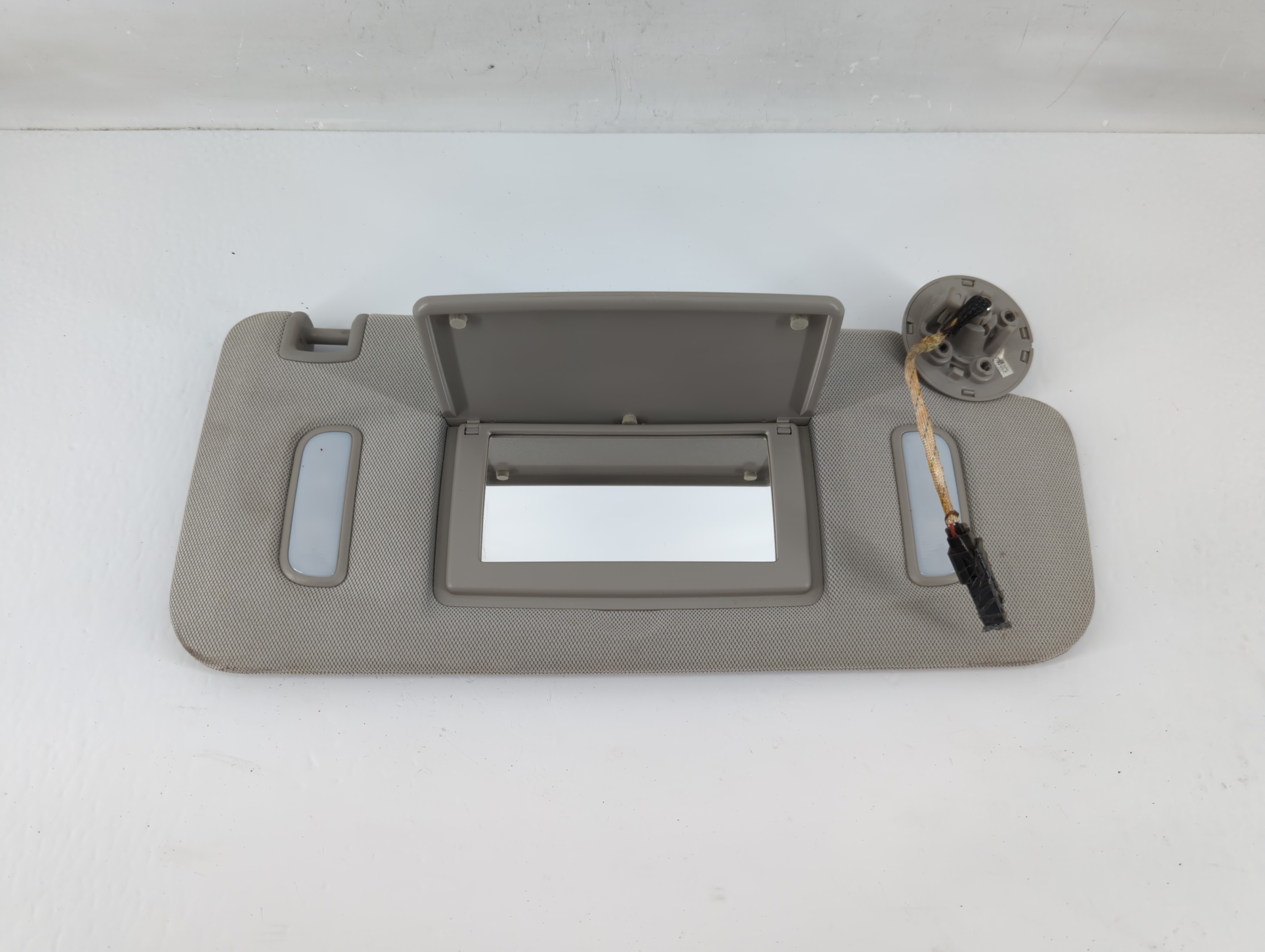 Picture of 2010-2017 Chevrolet Equinox Passenger Sun Visor Mirror Right Sunvisor 1131703