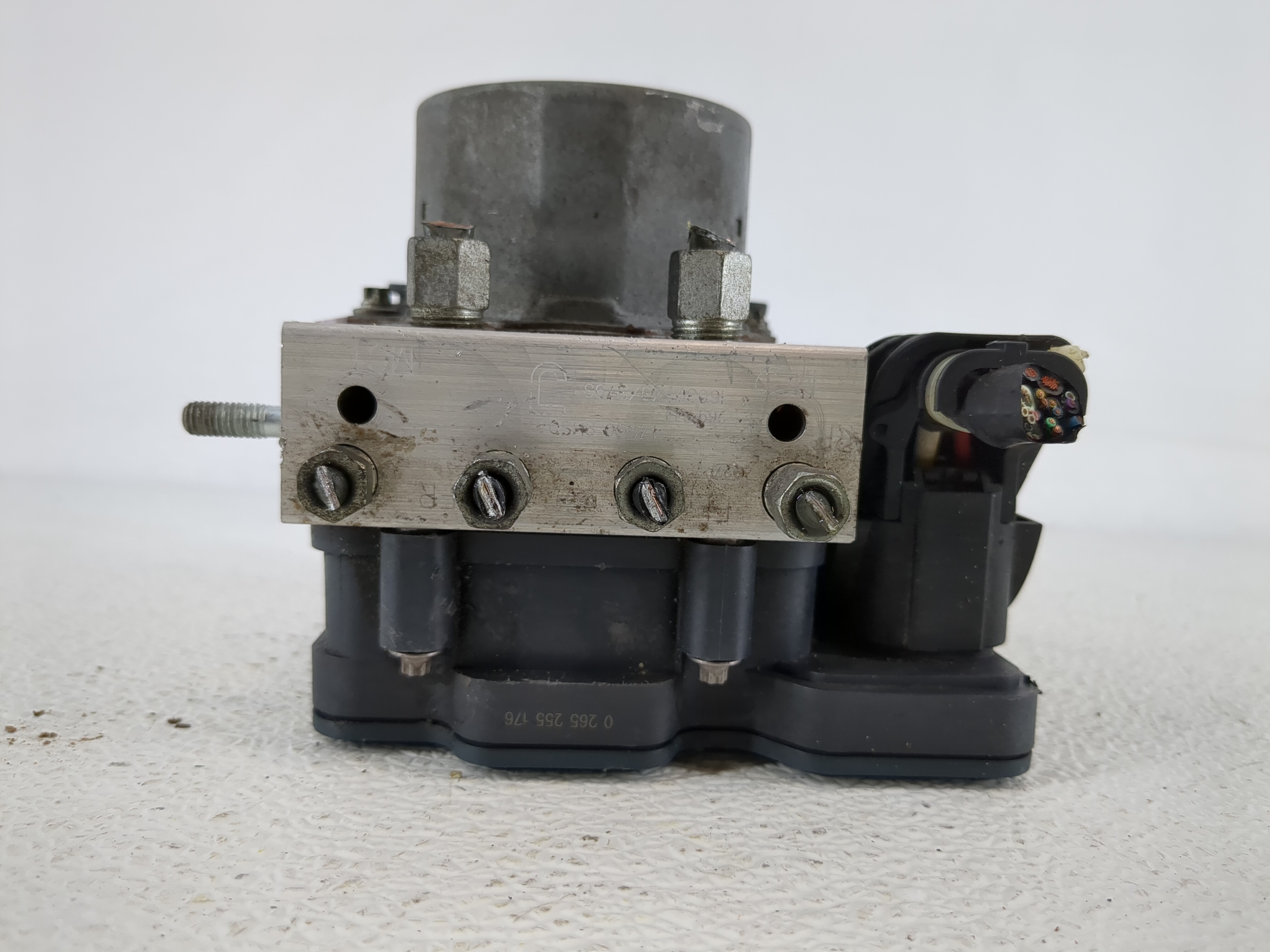 Picture of 2016-2017 Nissan Altima Abs Pump Control Module 1131737