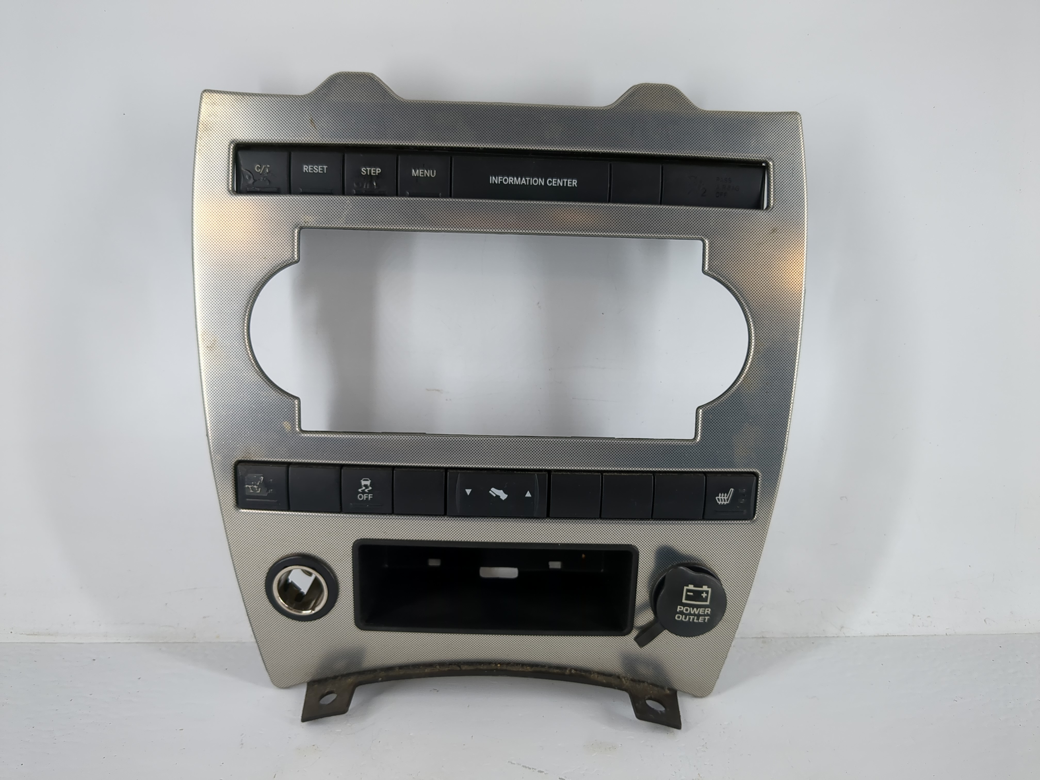 Picture of 2005-2007 Jeep Grand Cherokee Am Fm Cd Player Radio Receiver 1131755